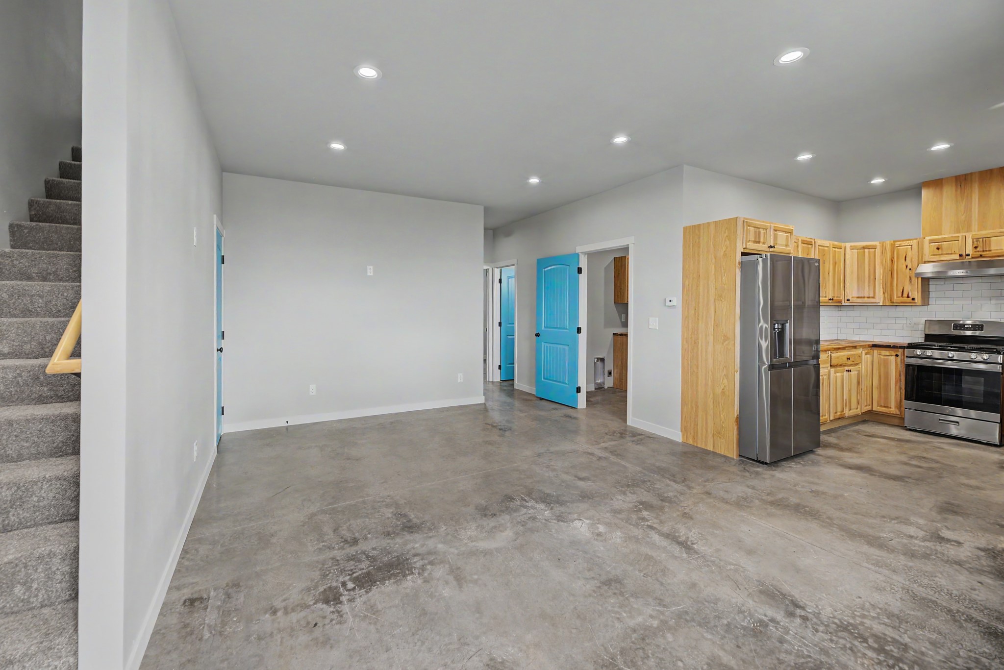 2120 Lowe Court Property Photo 5