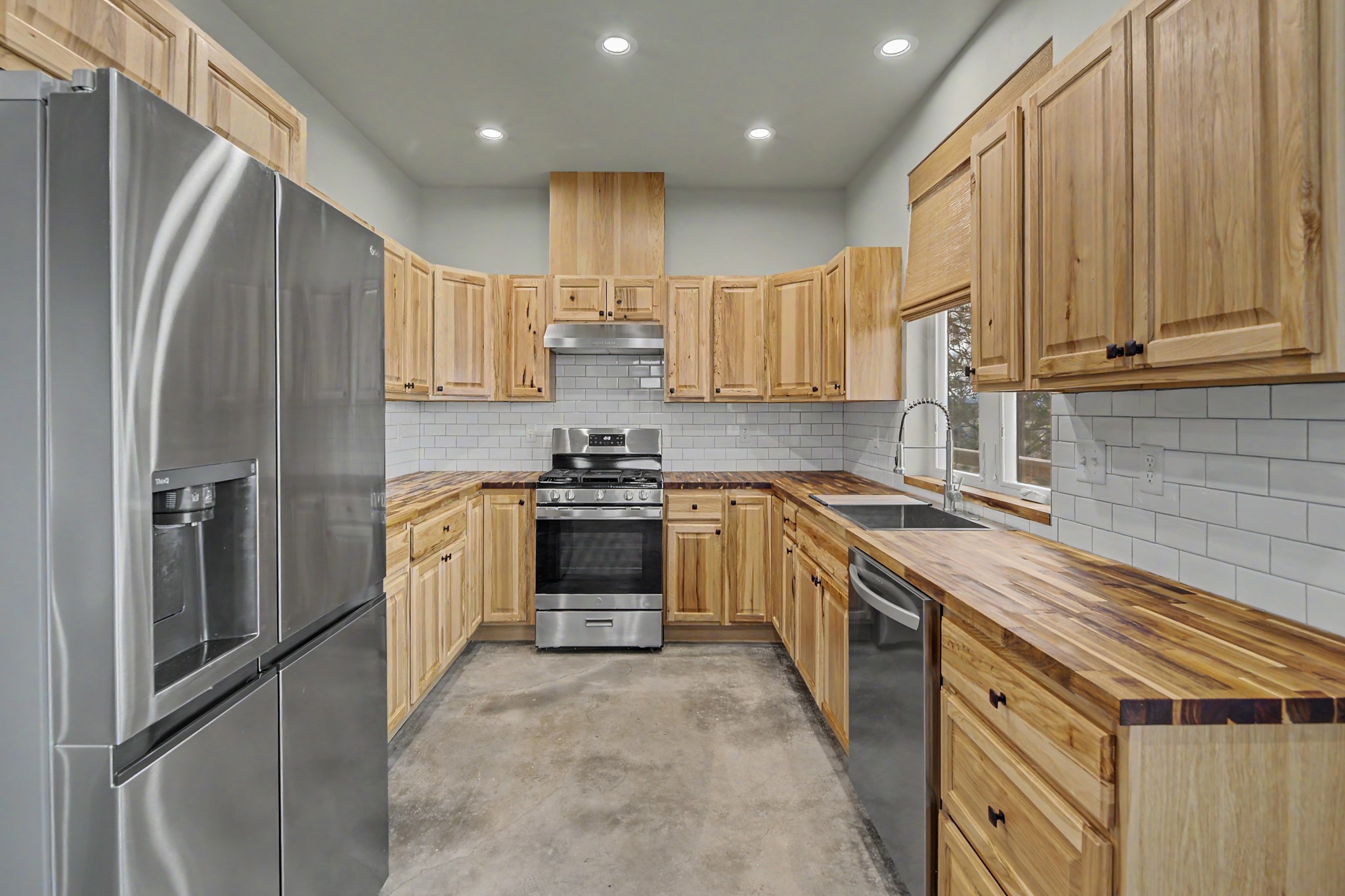 2120 Lowe Court Property Photo 10