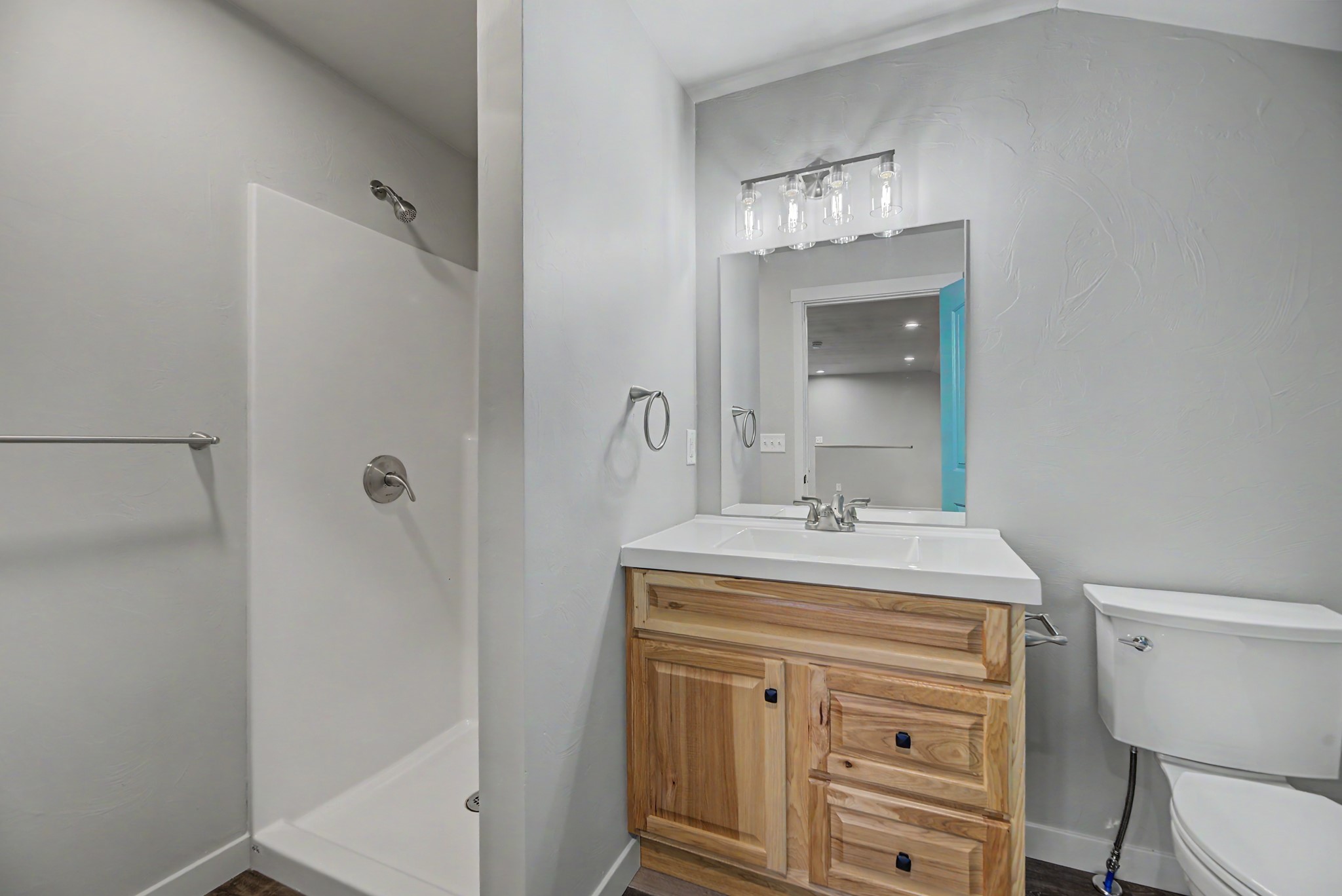 2120 Lowe Court Property Photo 23