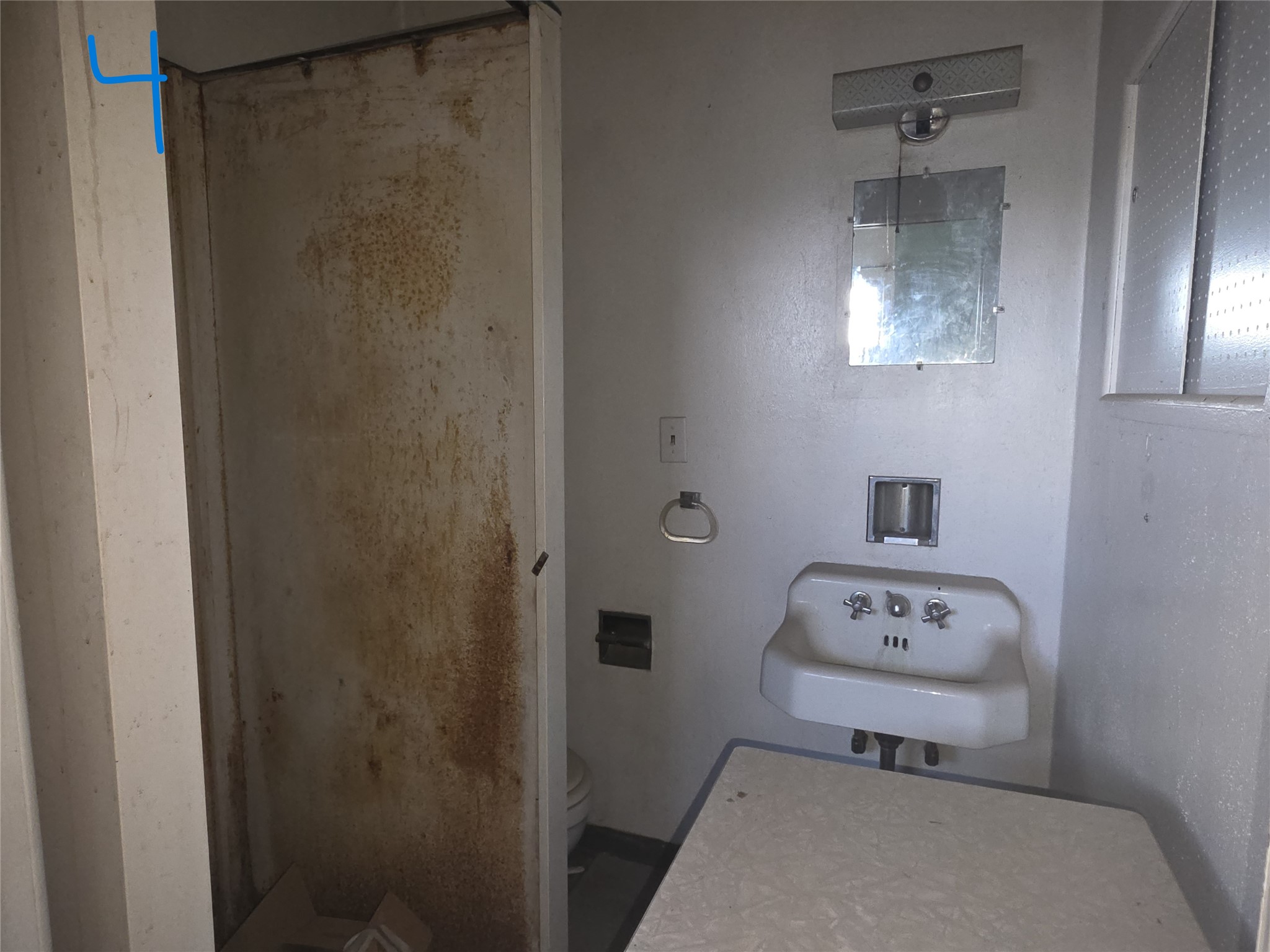 308 St. Mary's Avenue Property Photo 5