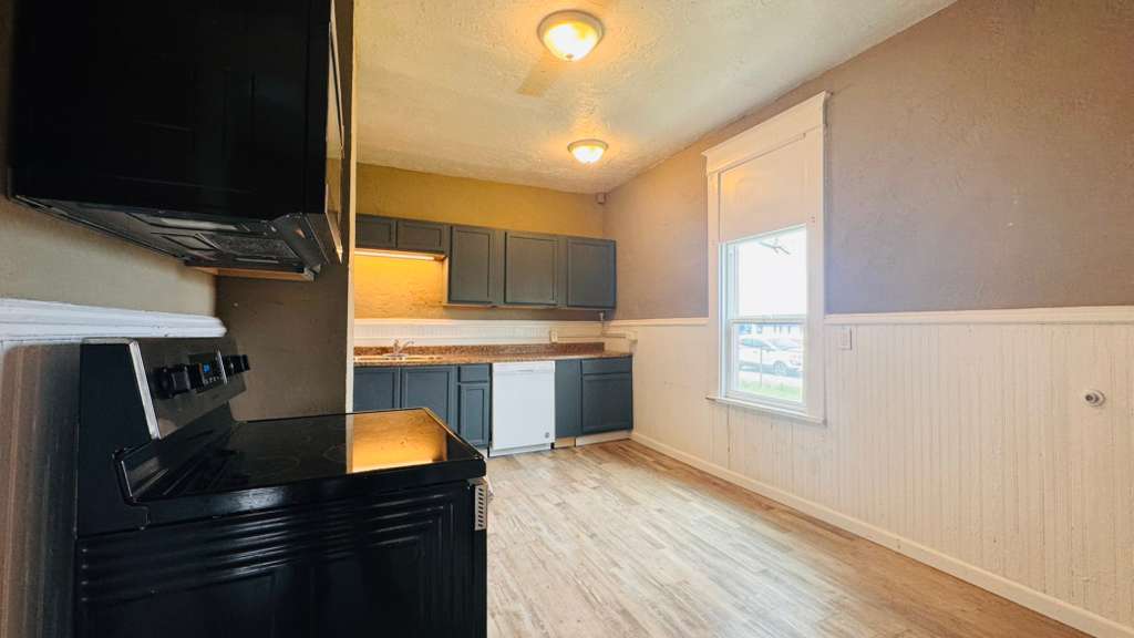 602 2nd Avenue S Property Photo 5