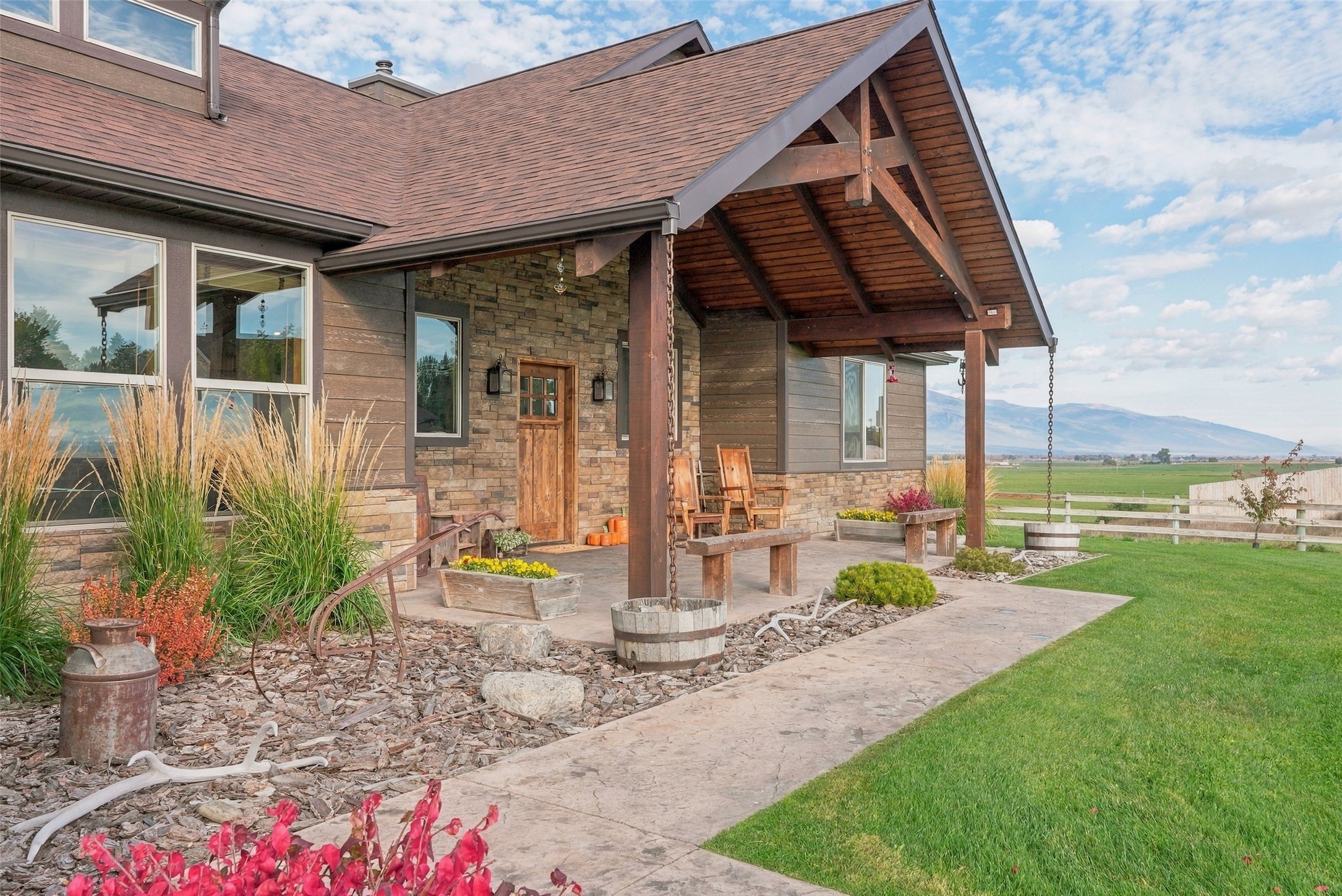 2015 View Lane Property Photo 2