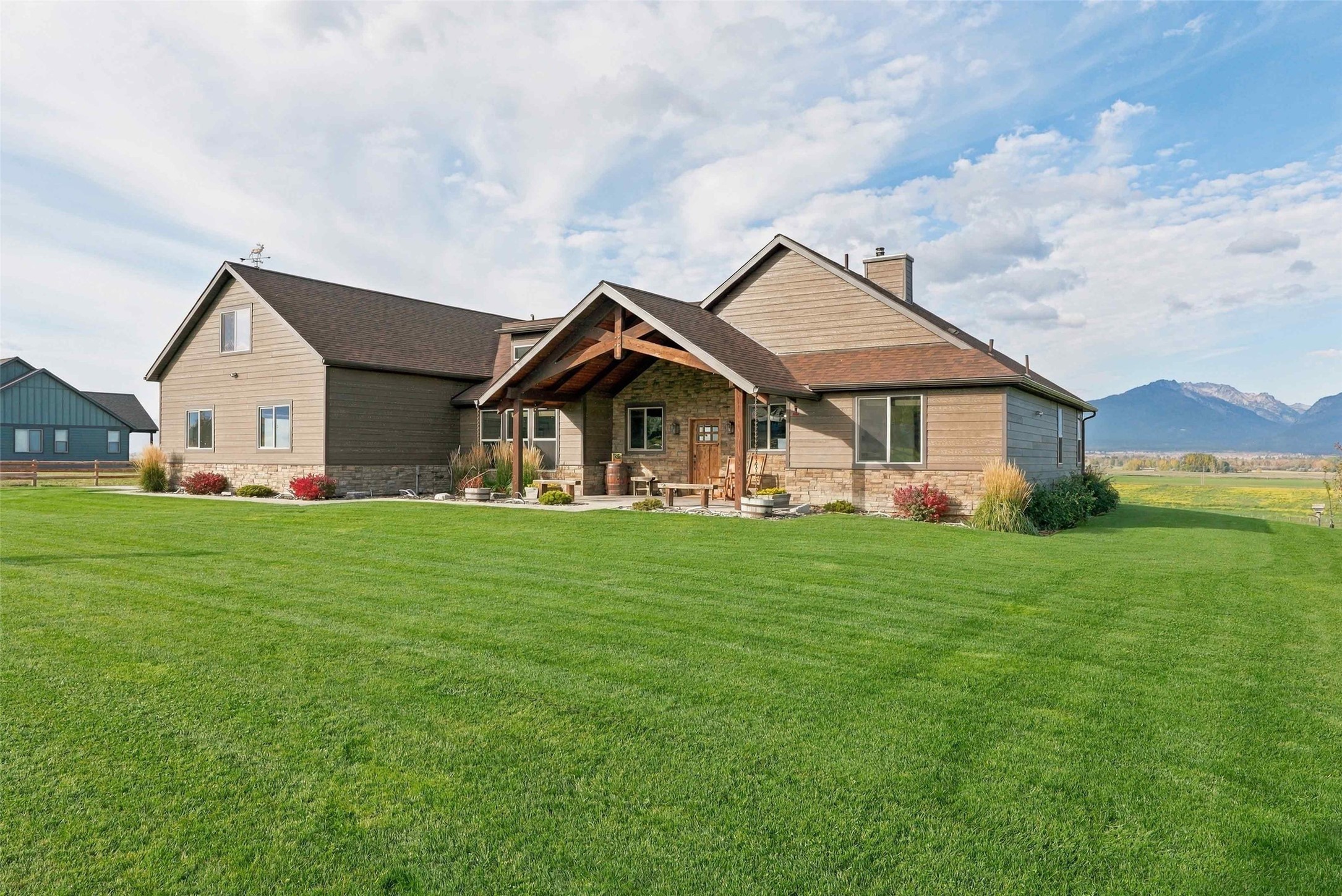 2015 View Lane Property Photo 4