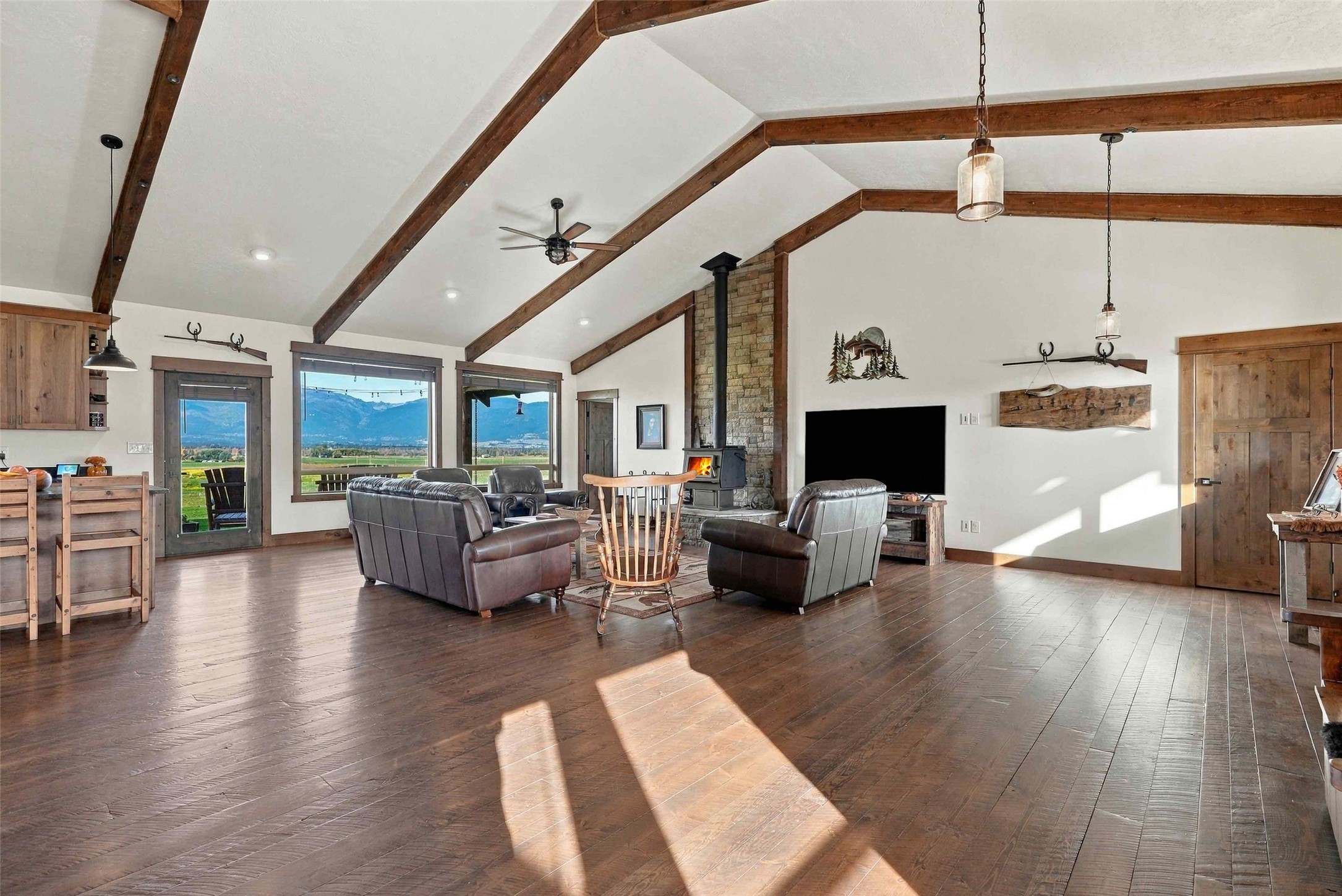 2015 View Lane Property Photo 6