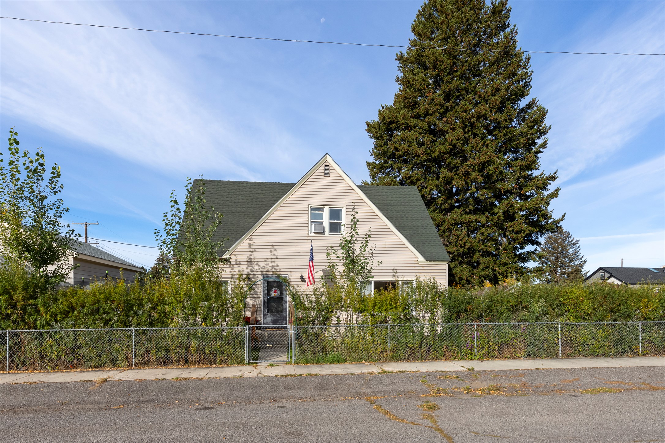 2840 Floral Boulevard Property Photo 1