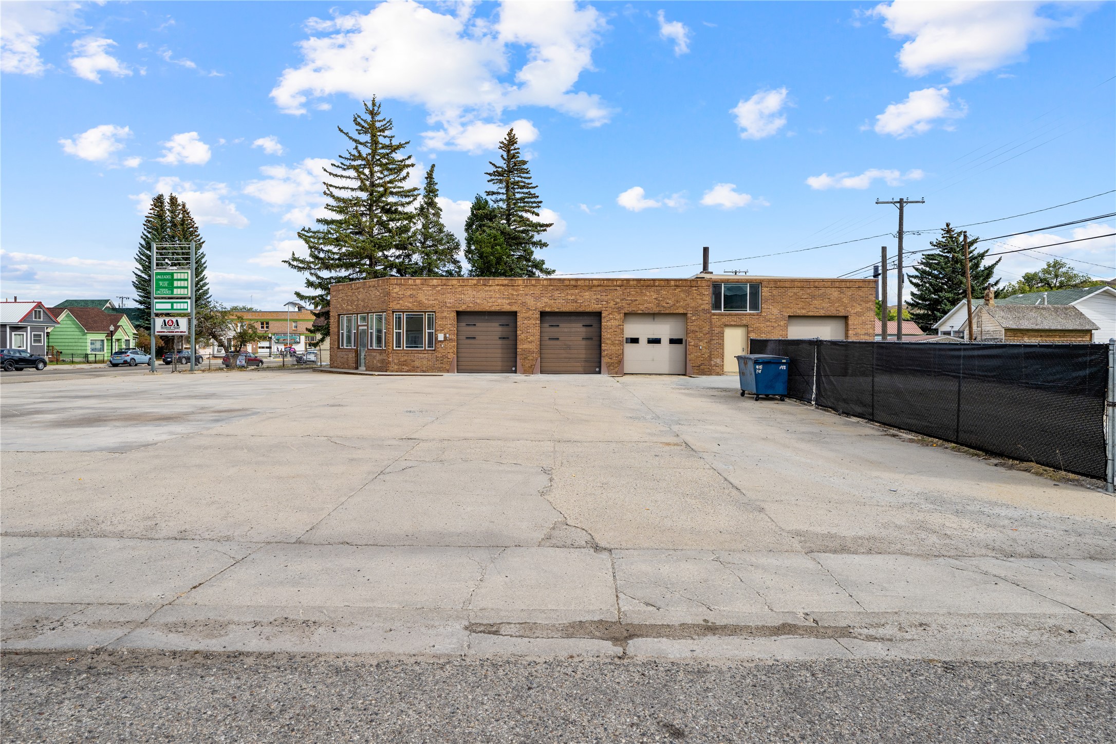 701 E Park Avenue Property Photo 8