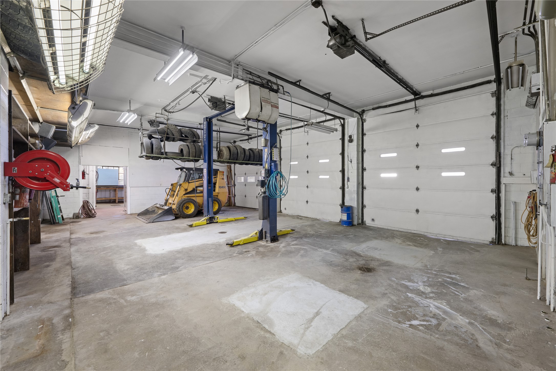 701 E Park Avenue Property Photo 18