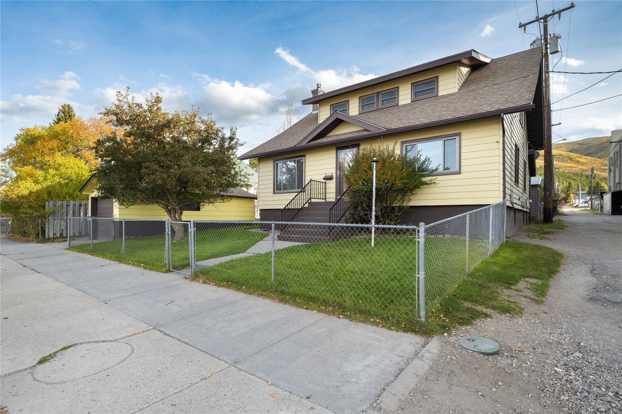 109 W 6th Street Property Photo 1