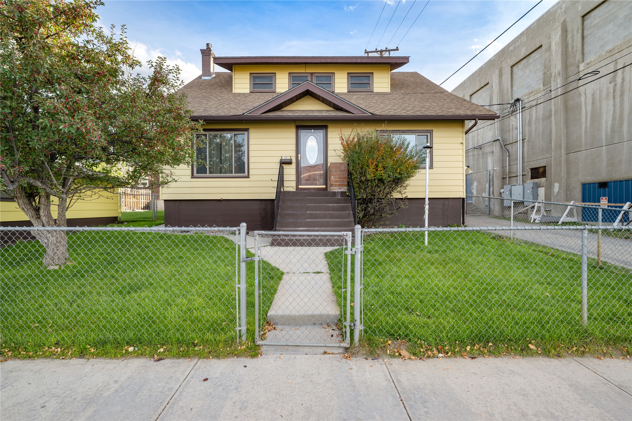 109 W 6th Street Property Photo 2
