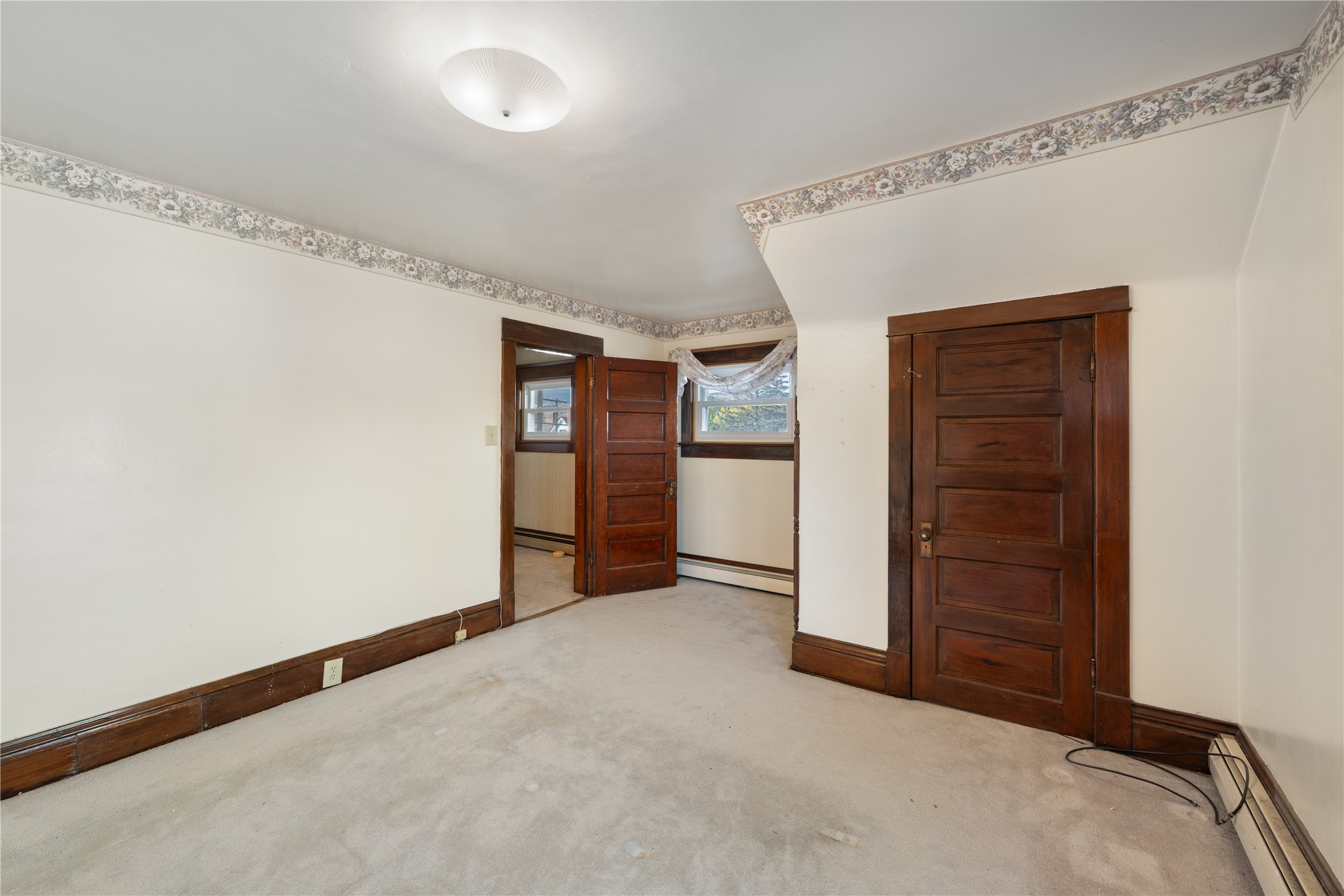 109 W 6th Street Property Photo 32