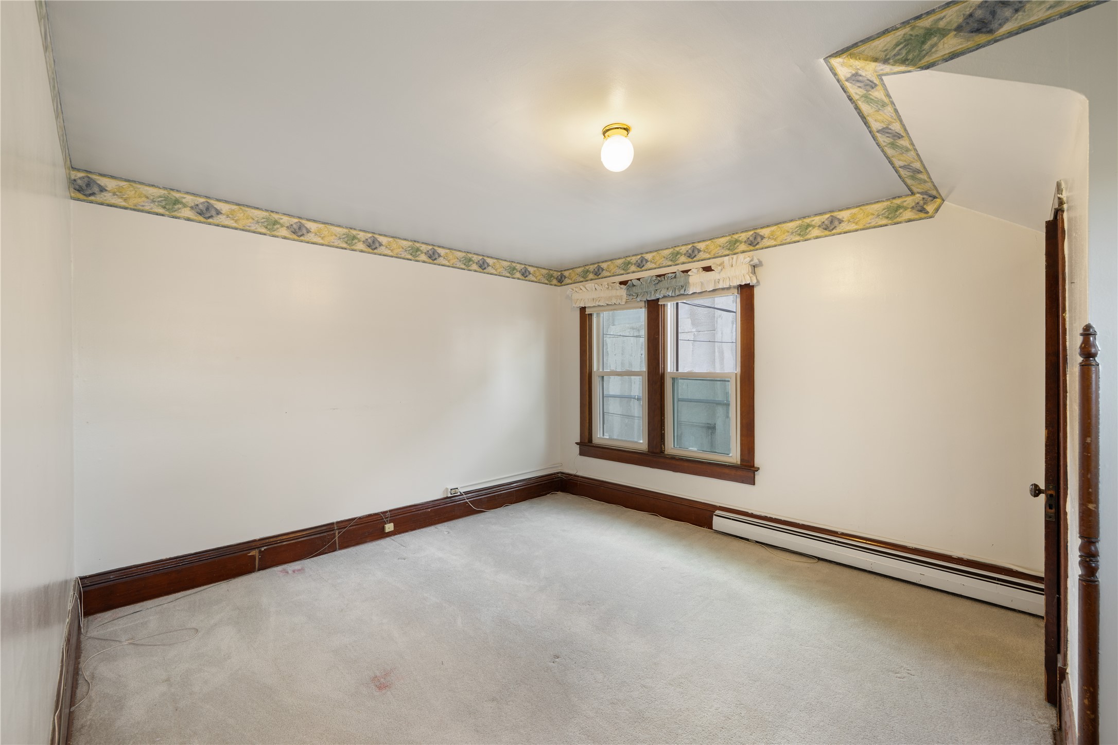 109 W 6th Street Property Photo 33