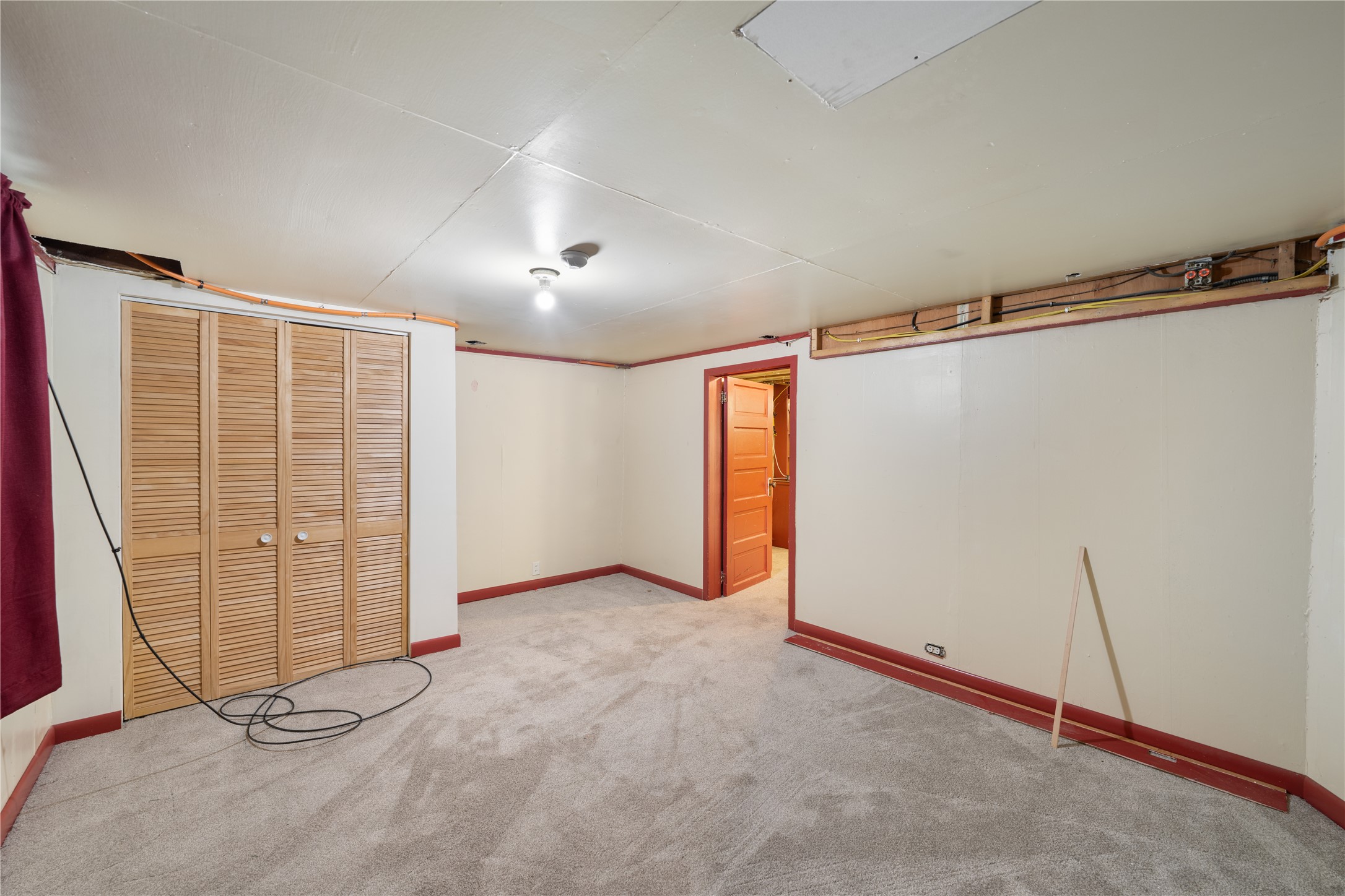 109 W 6th Street Property Photo 40