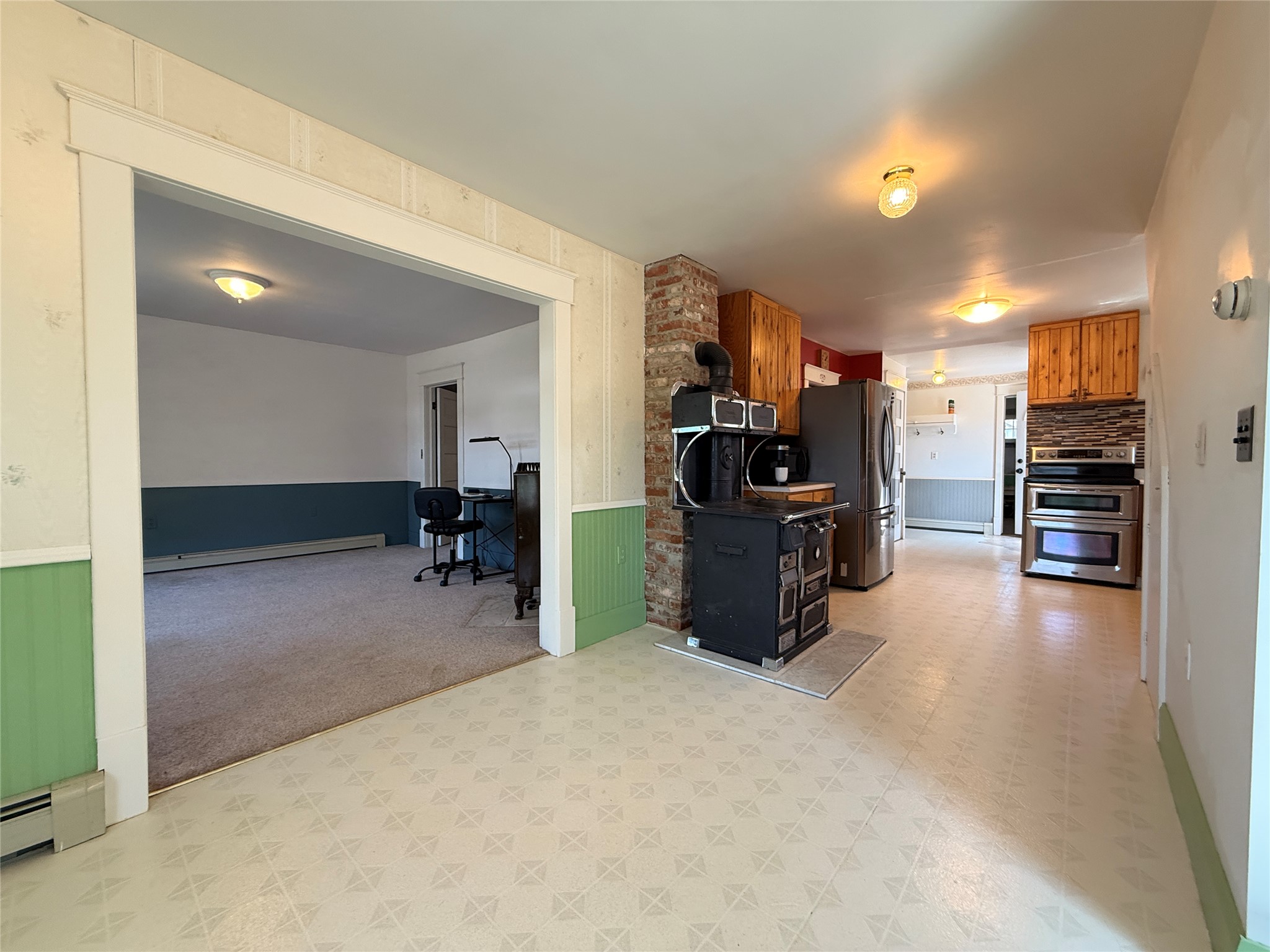 429 Illinois Avenue Property Photo 9