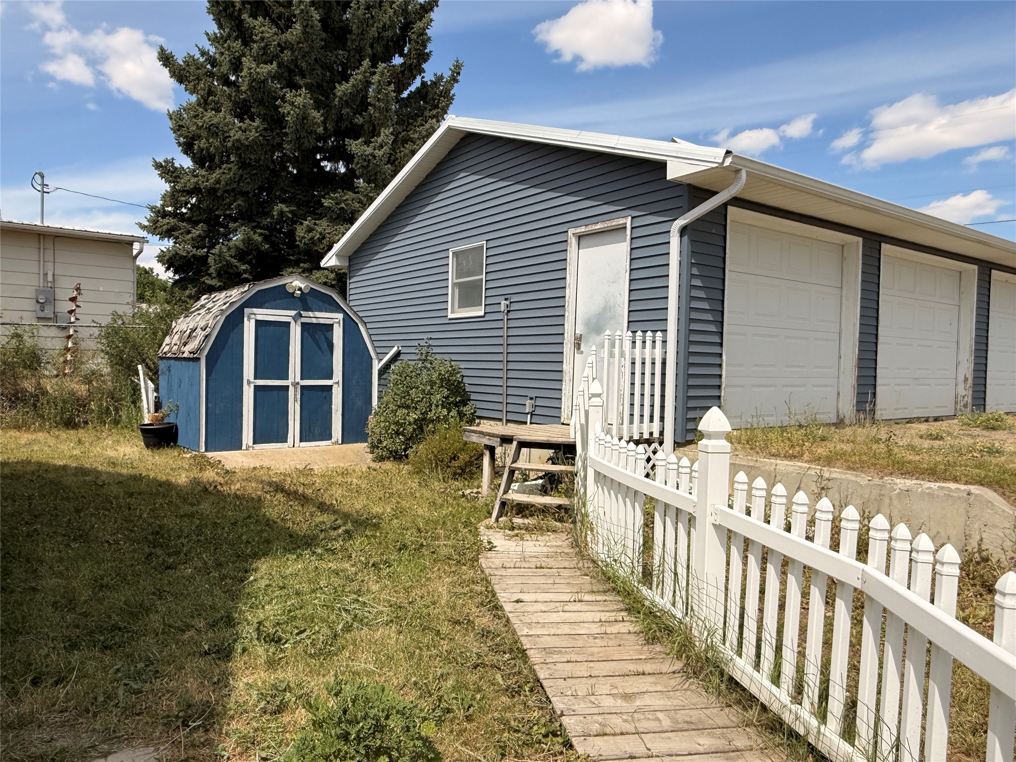 429 Illinois Avenue Property Photo 28