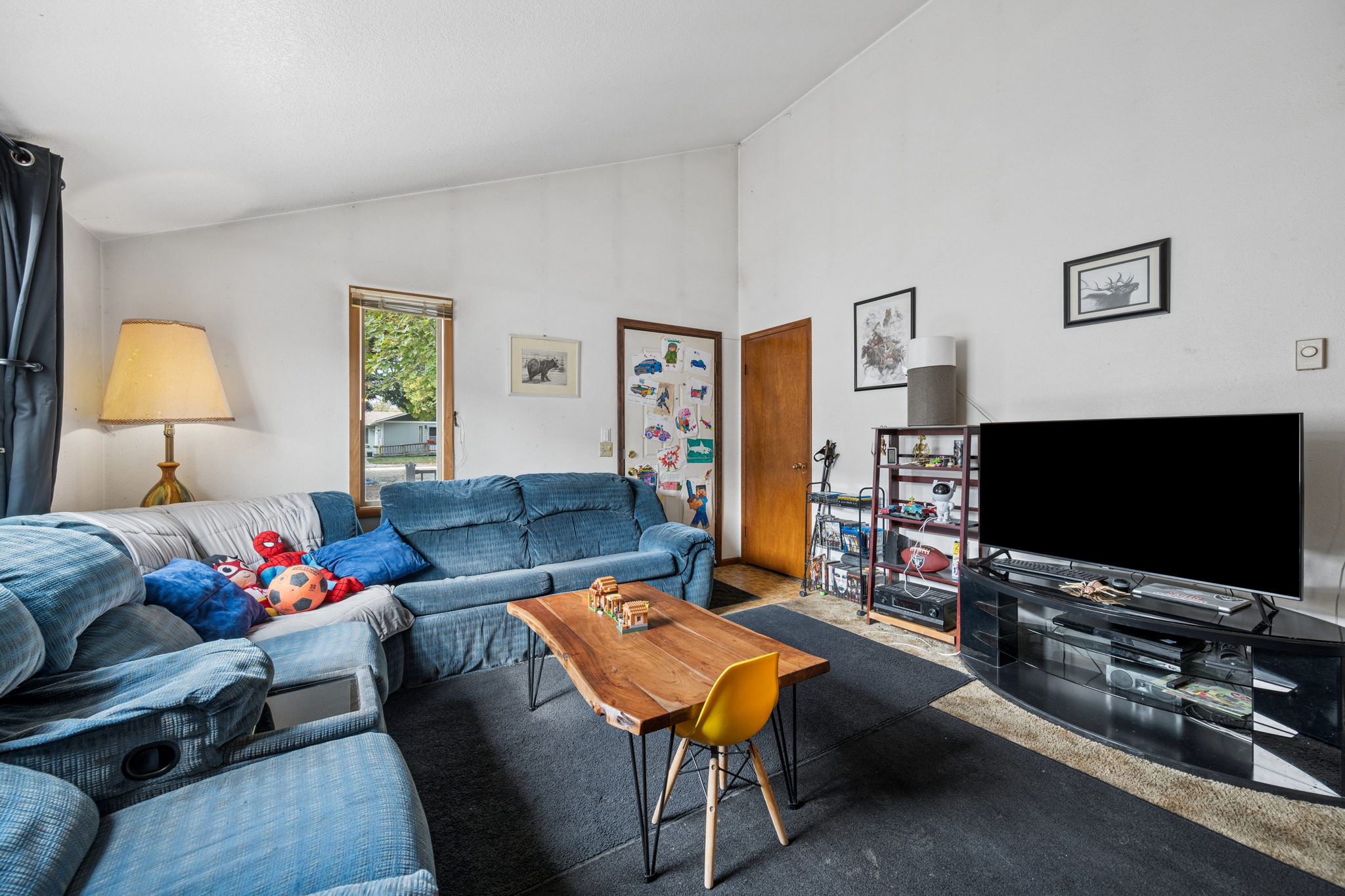 535/537 10th Avenue W Property Photo 12