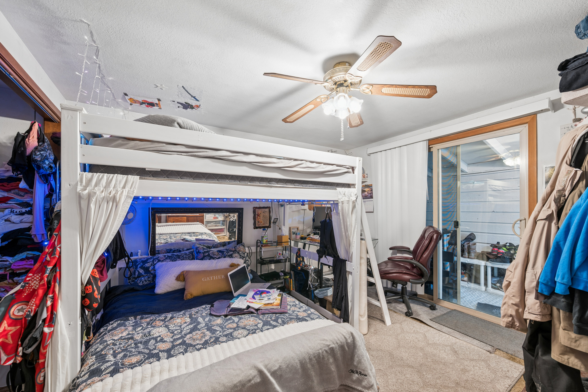 535/537 10th Avenue W Property Photo 13