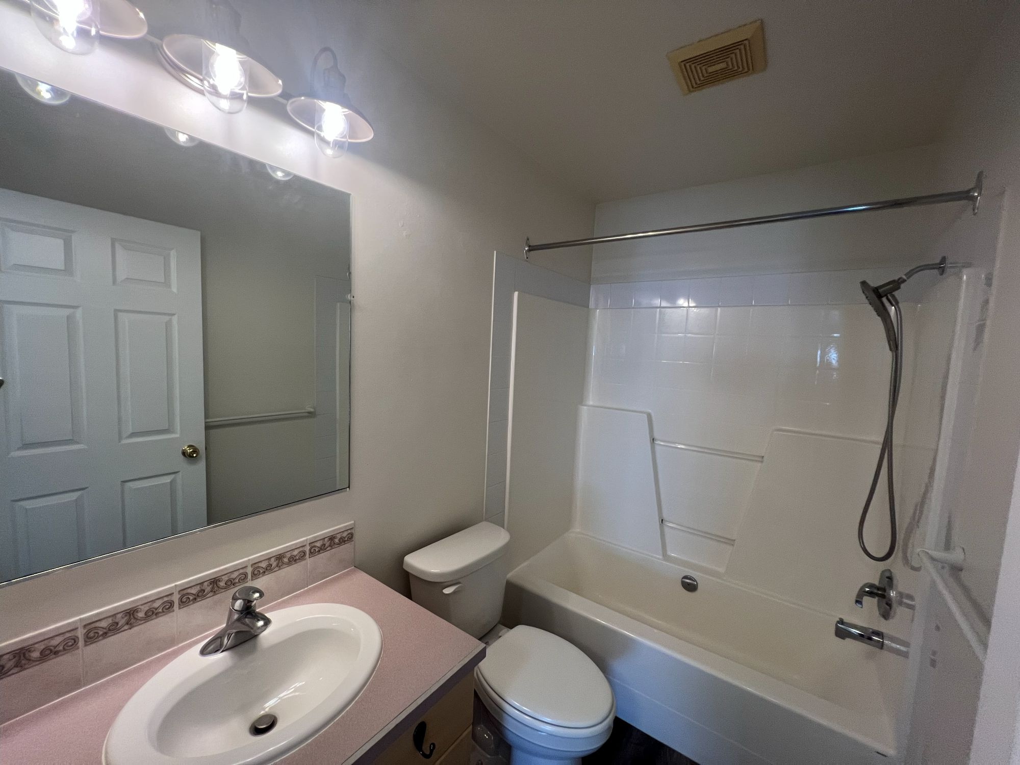 121 Iowa Avenue Building 2 (14 Units) Property Photo 18