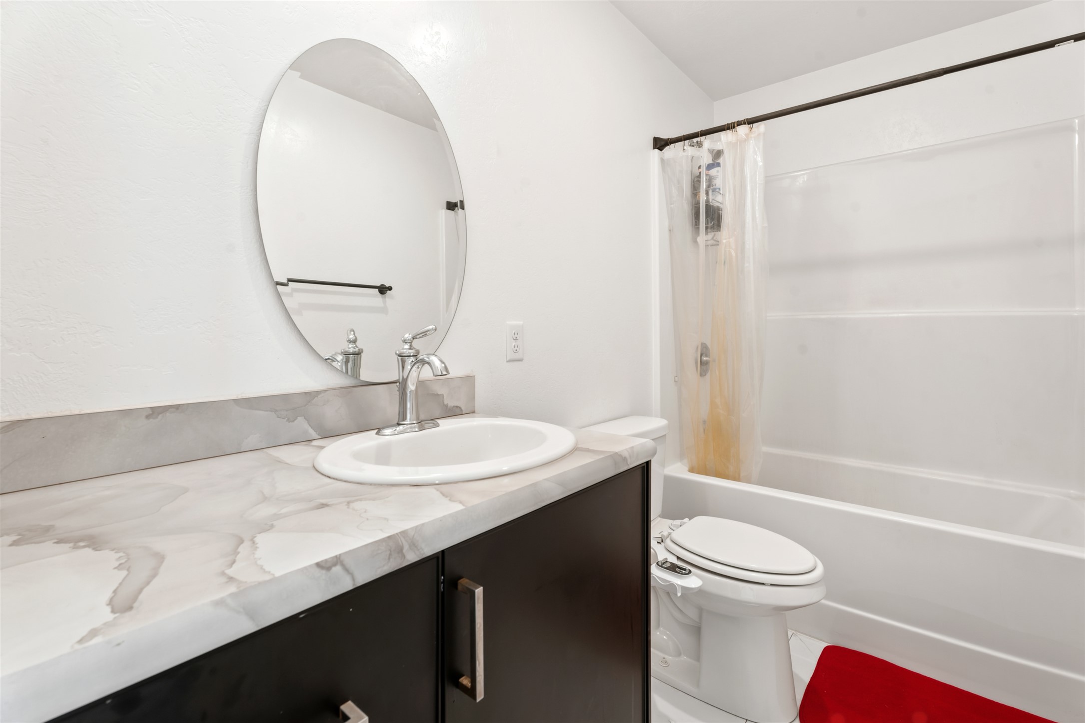246 N Tudor Street Property Photo 12