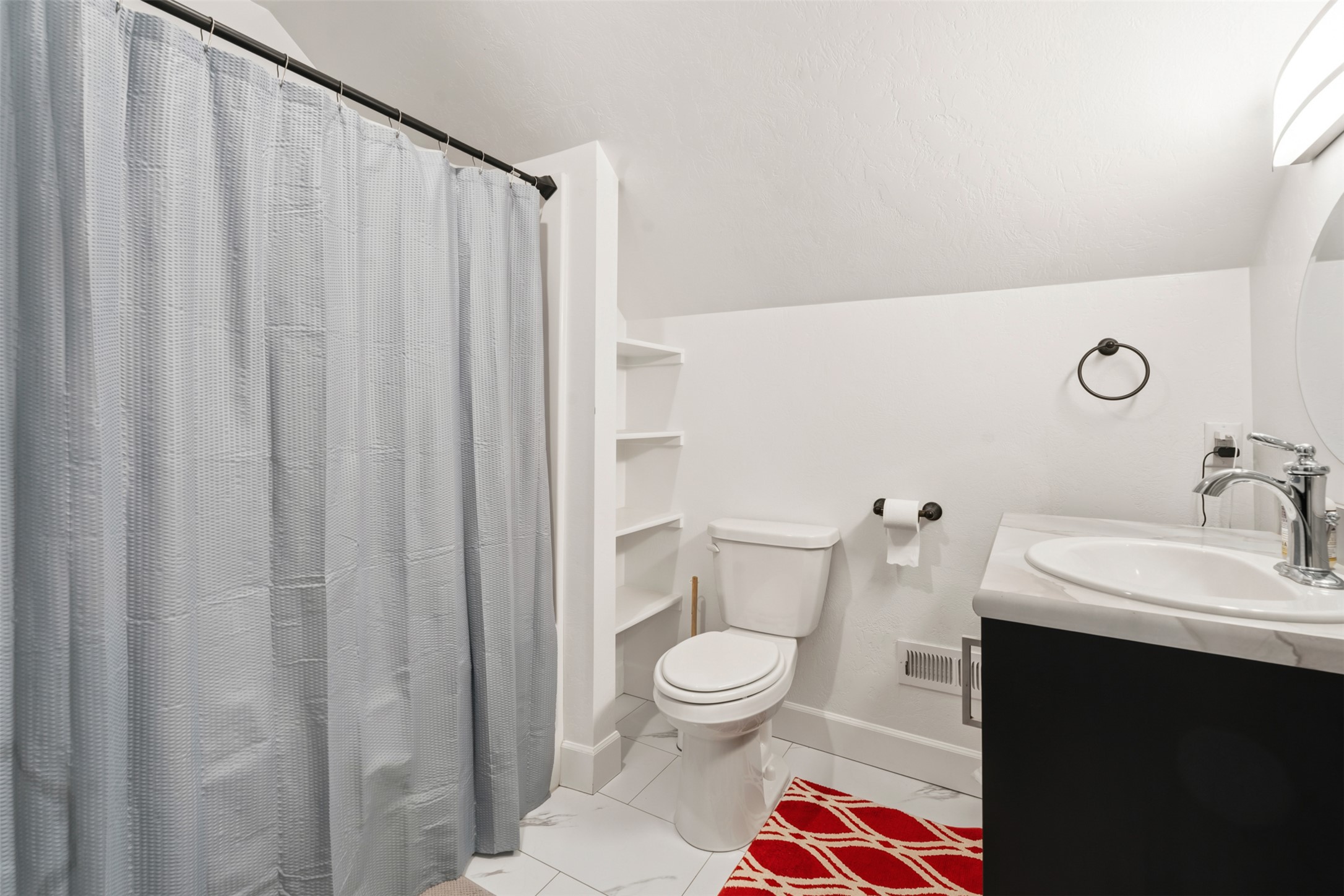 246 N Tudor Street Property Photo 15