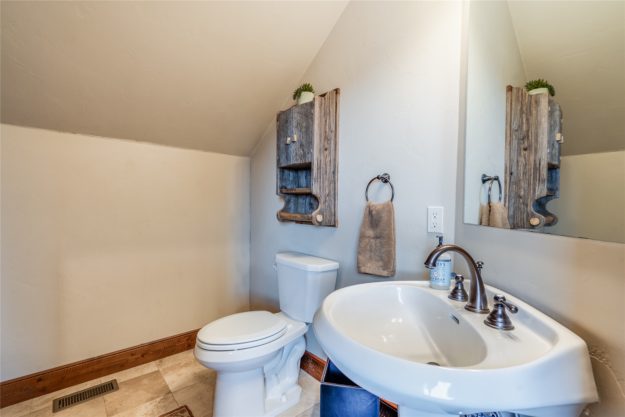 1212 Spring Prairie Ranch Road Property Photo 91