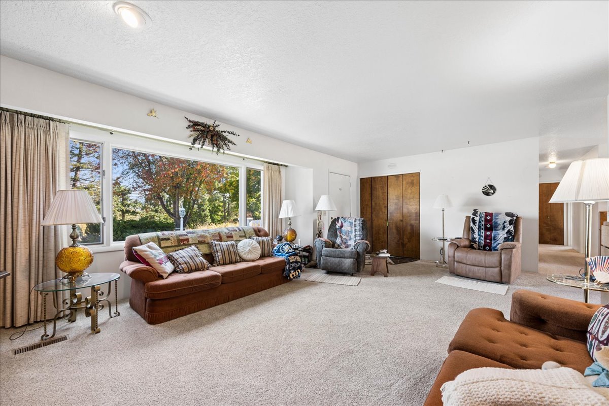 1418 Woodland Avenue Property Photo 8