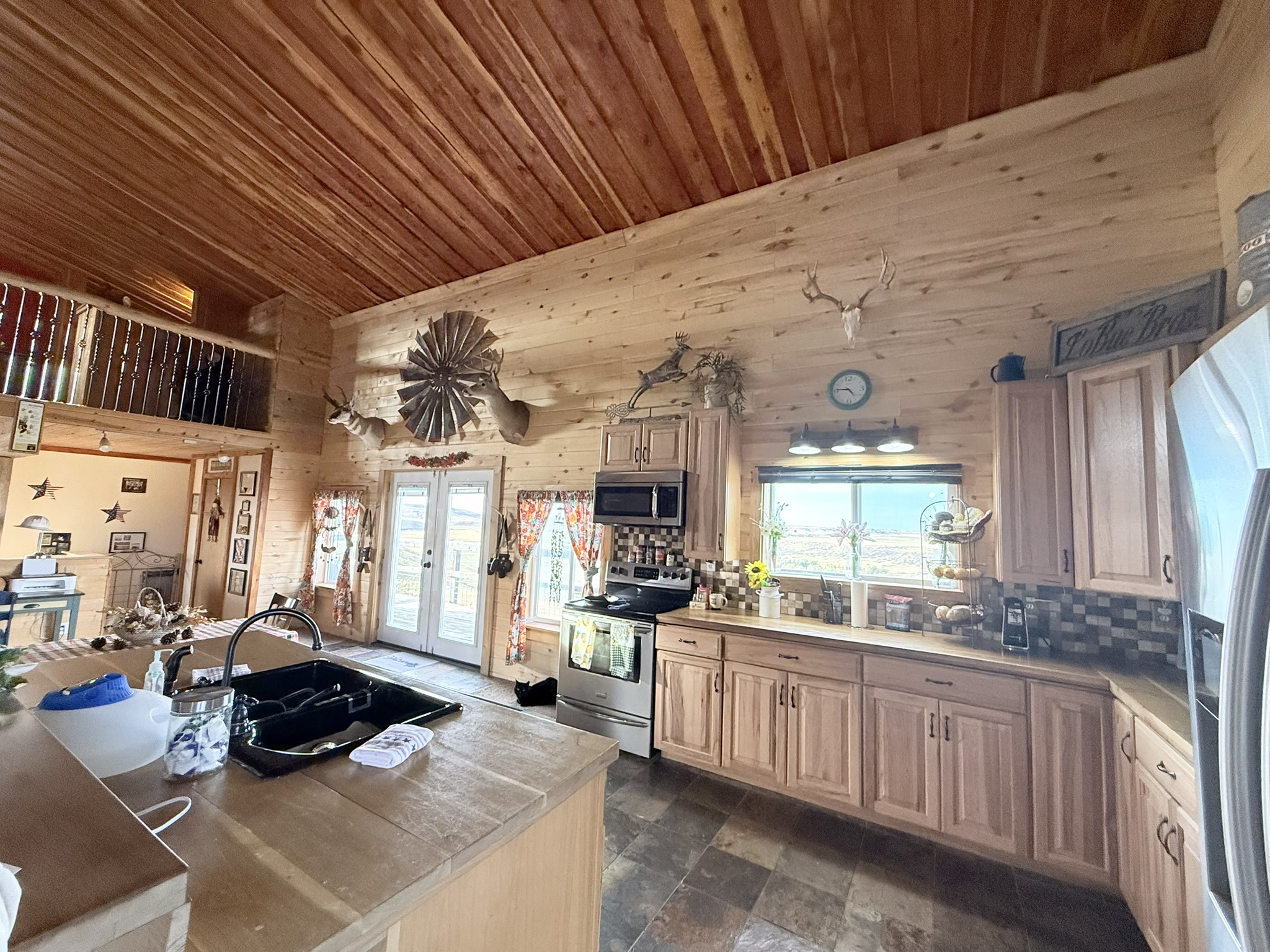 508 Goodwyn Coulee Road Property Photo 4