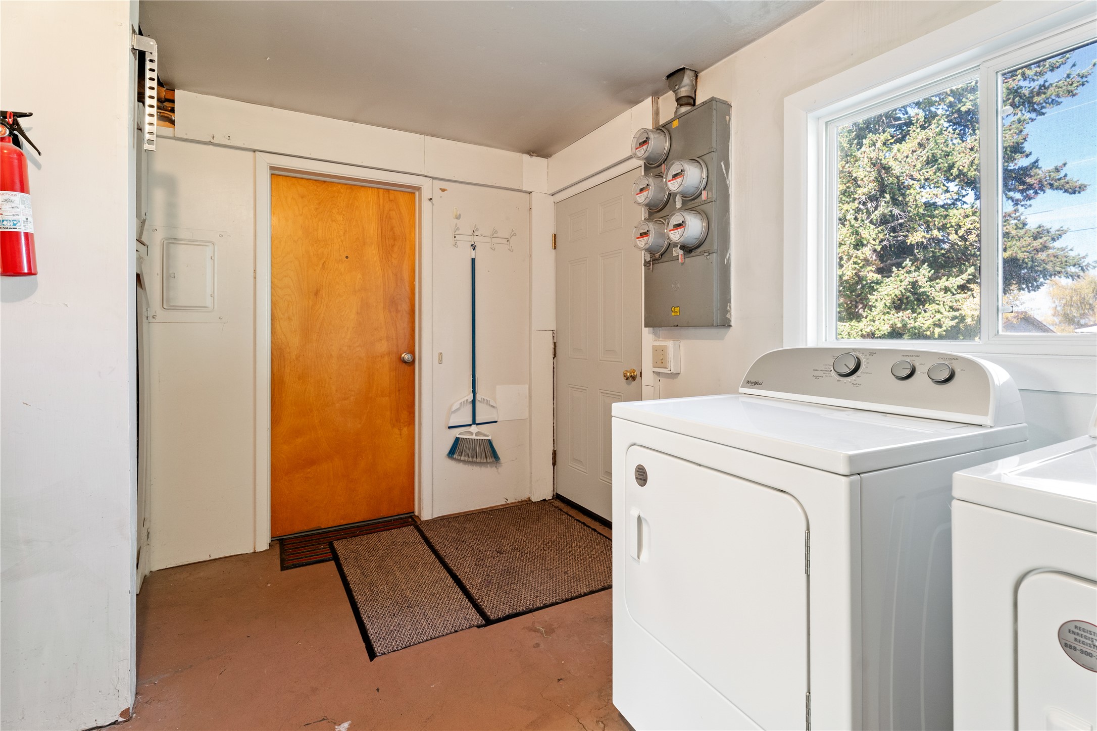 1924 Winne Avenue 1924 1/2, 1926 & 1926 1/2 Property Photo 25