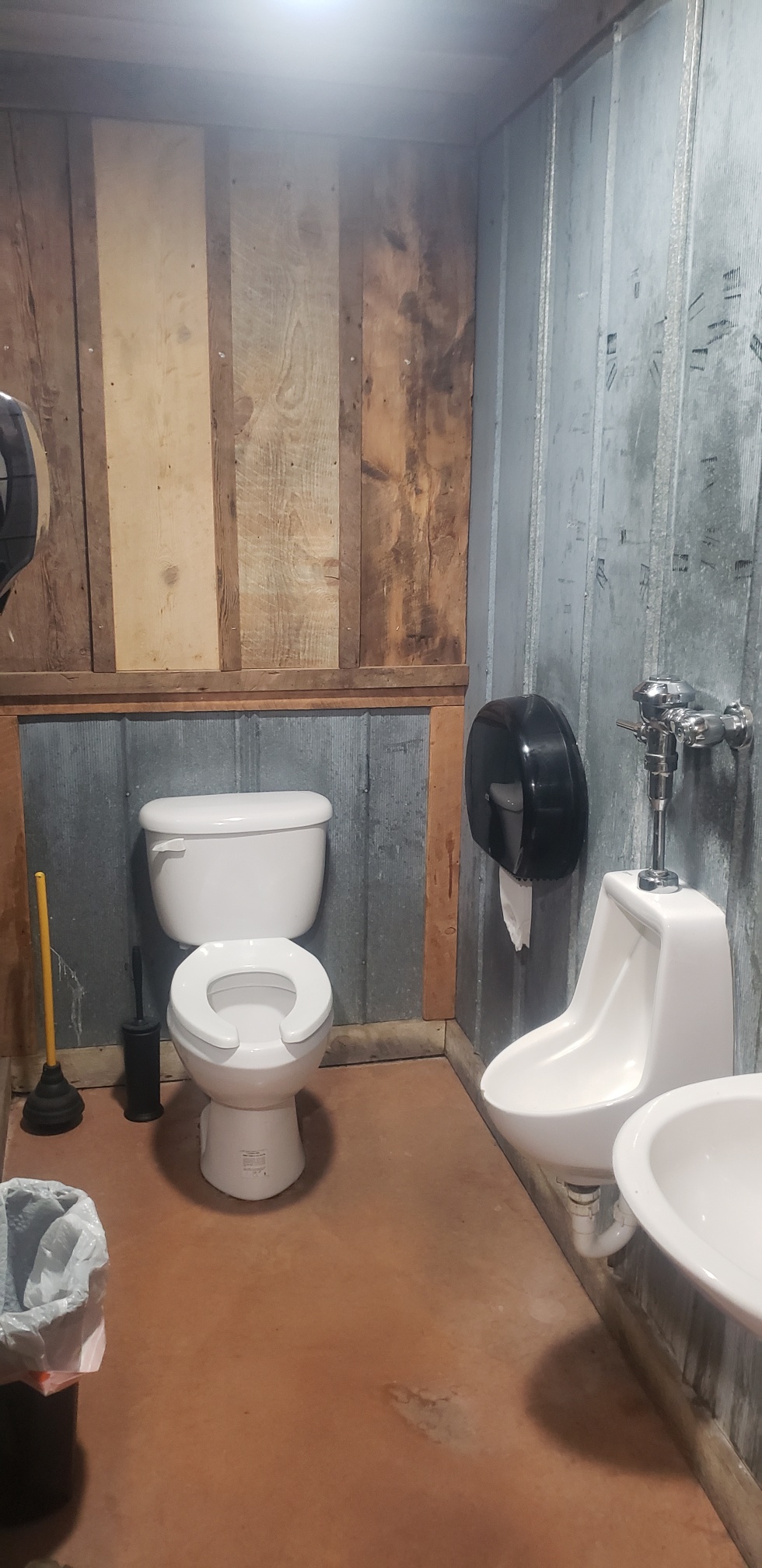 516 Railroad Avenue Property Photo 21