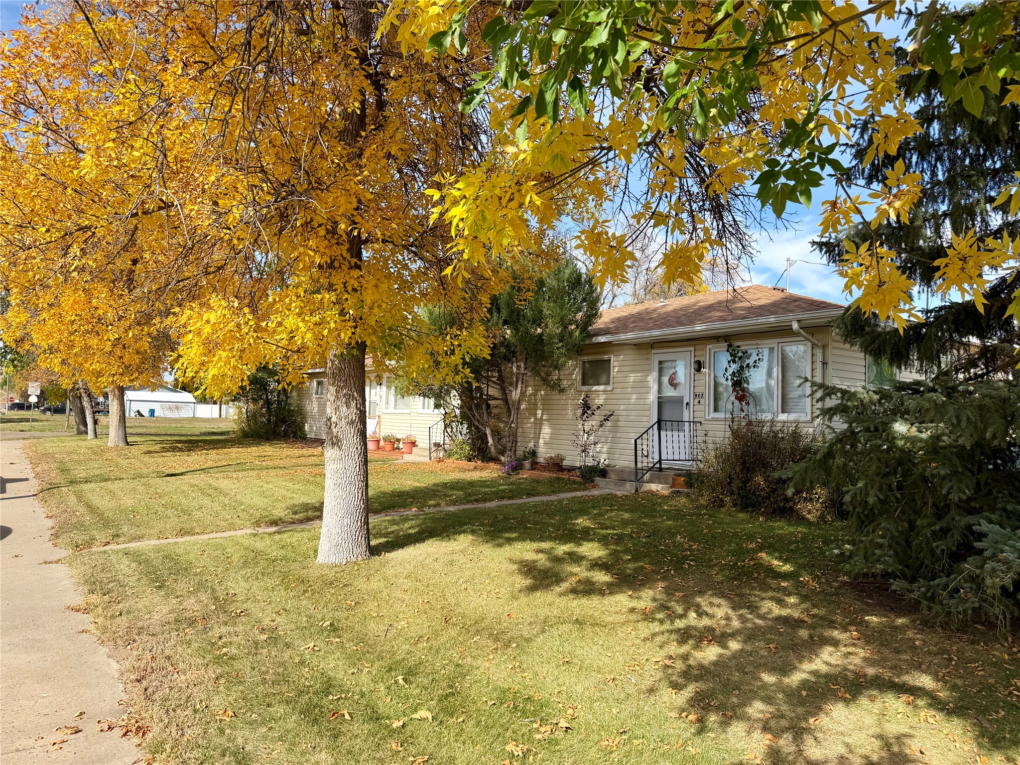 2001 Franklin Street Property Photo 4