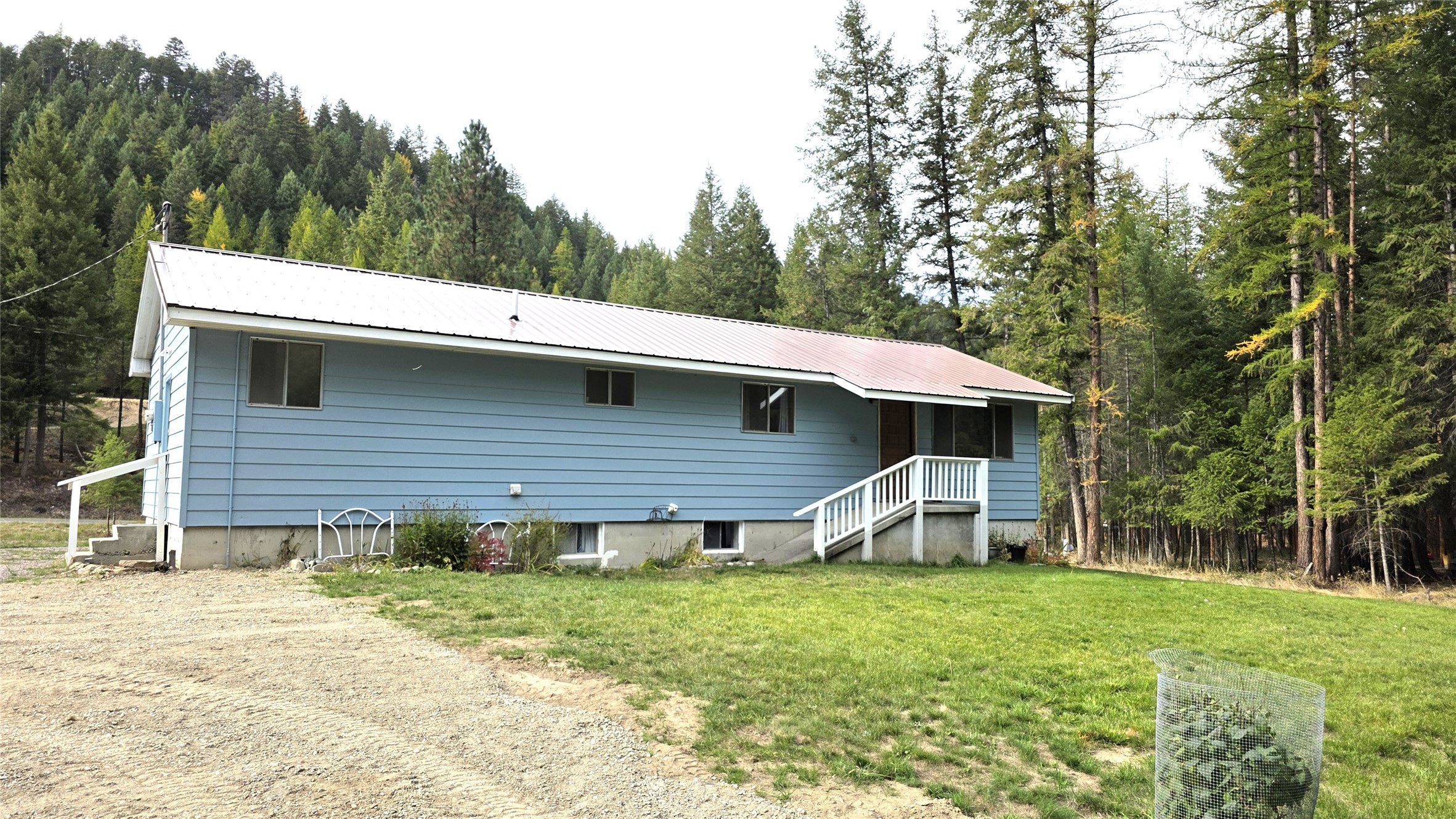 610 Conifer Road Property Photo 2