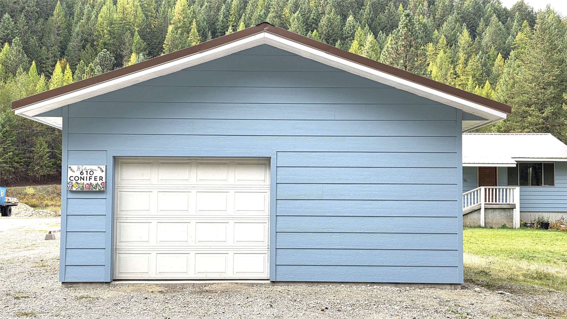 610 Conifer Road Property Photo 4