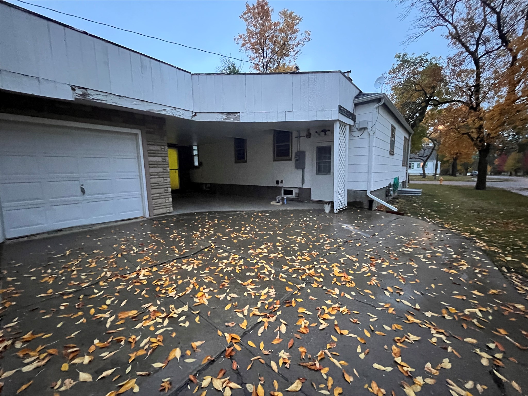 2001 4th Avenue N Property Photo 3