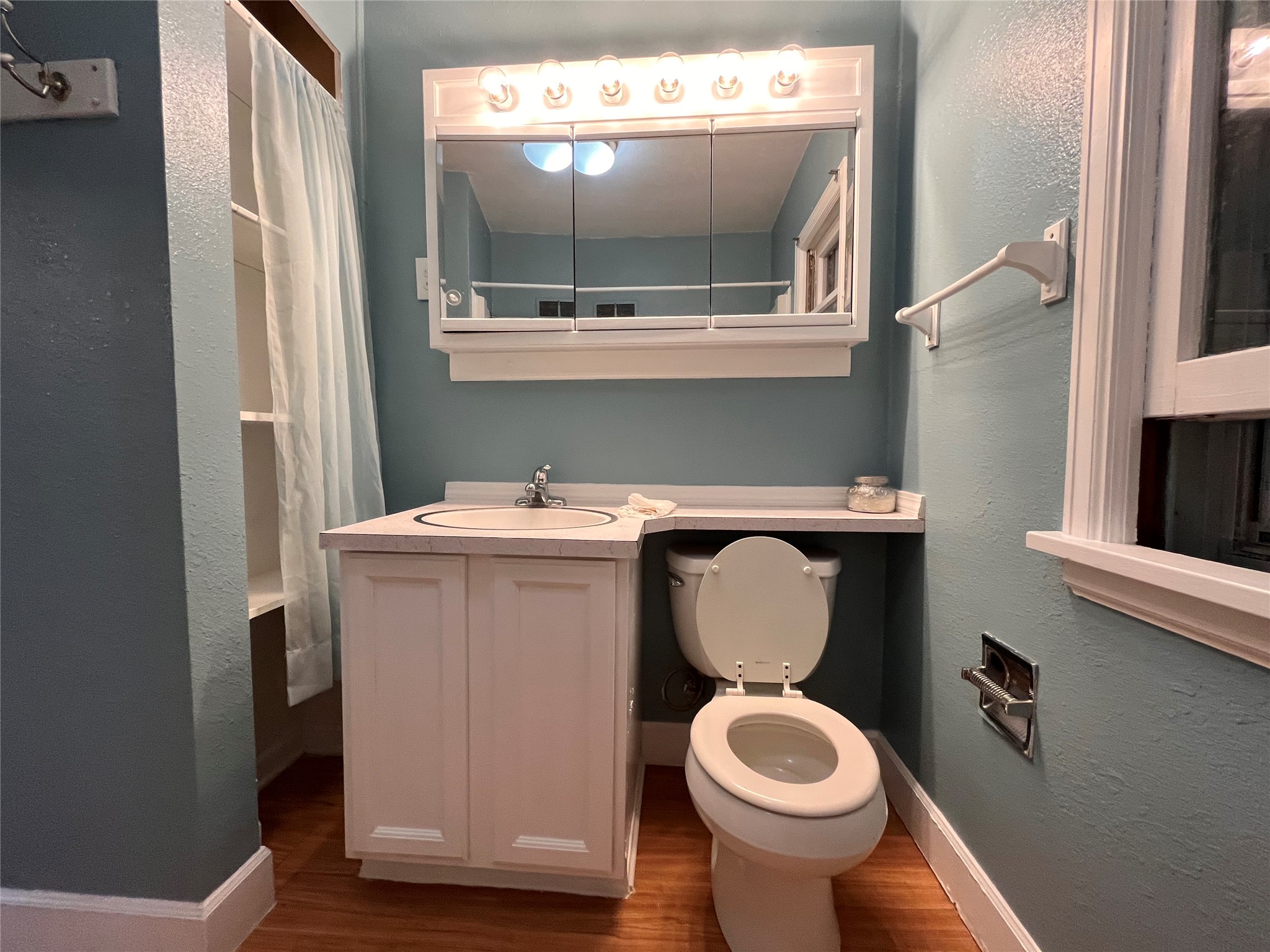 2001 4th Avenue N Property Photo 6
