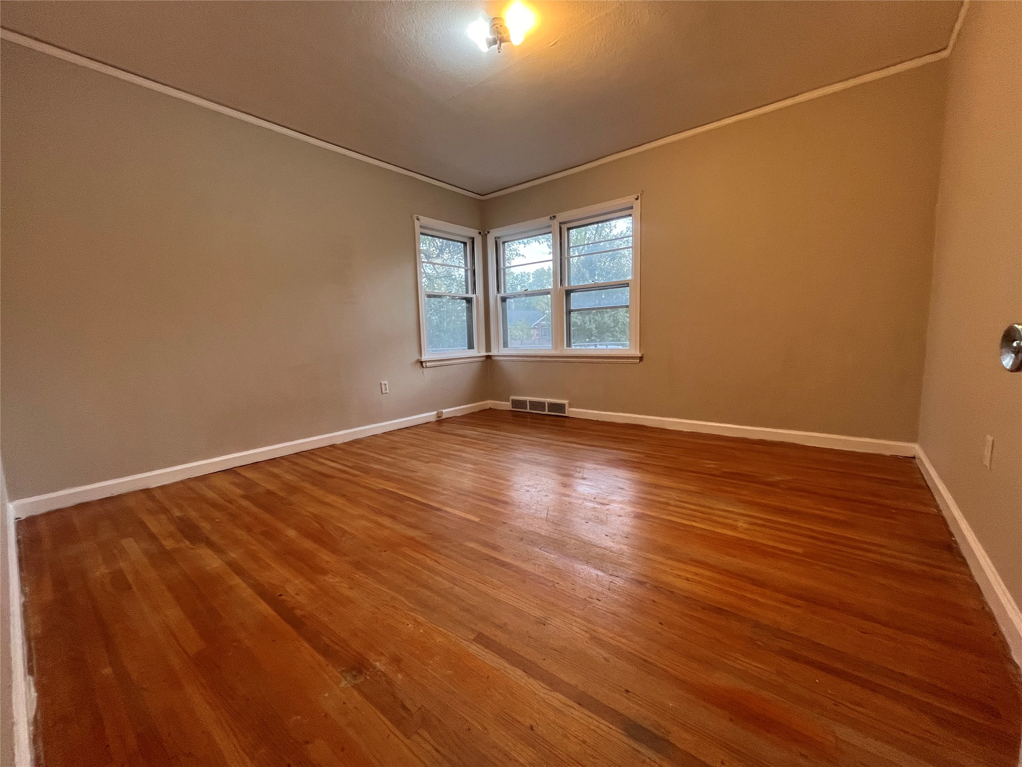 2001 4th Avenue N Property Photo 12