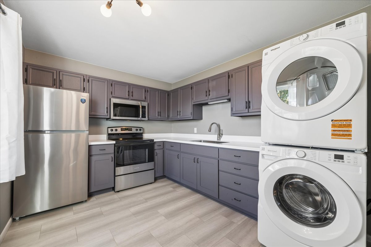 236 3rd Avenue W 1s Property Photo 1