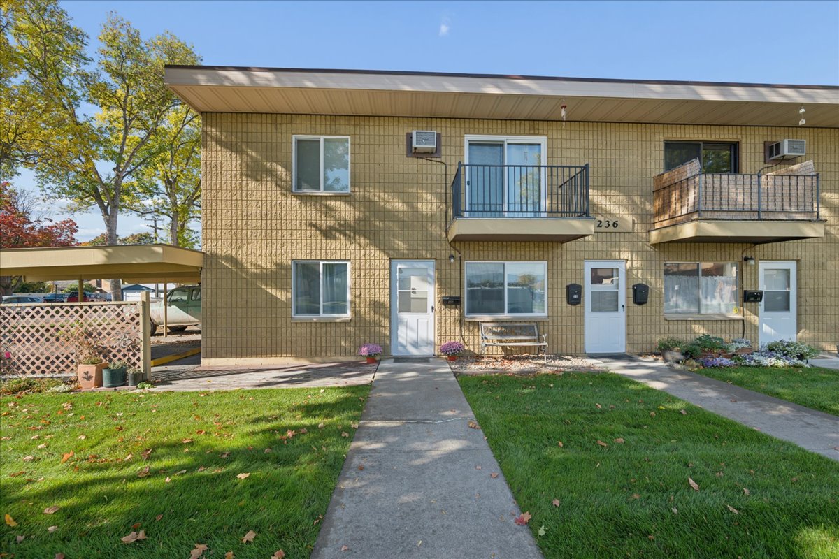 236 3rd Avenue W 1s Property Photo 2