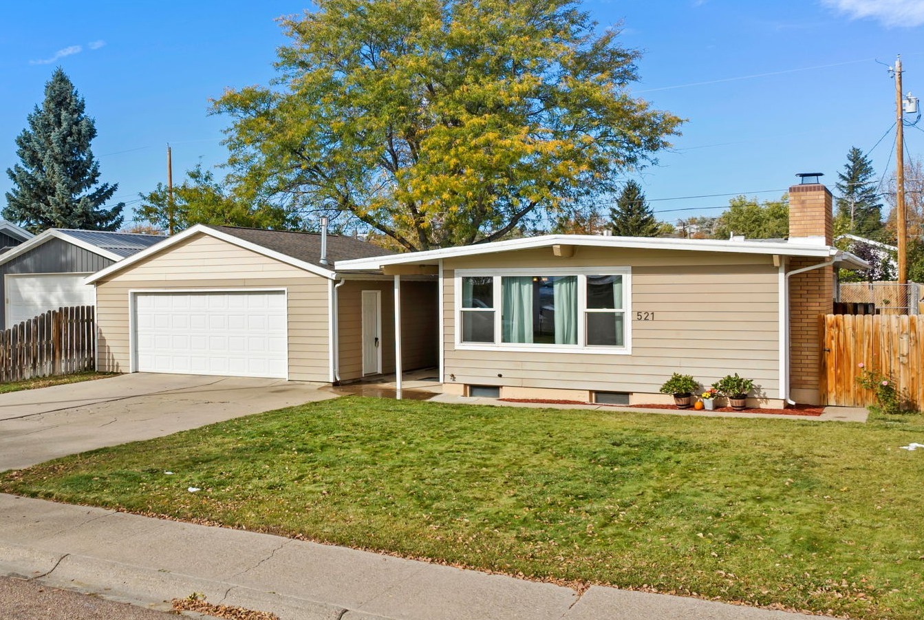 521 23rd Avenue Ne Property Photo 1