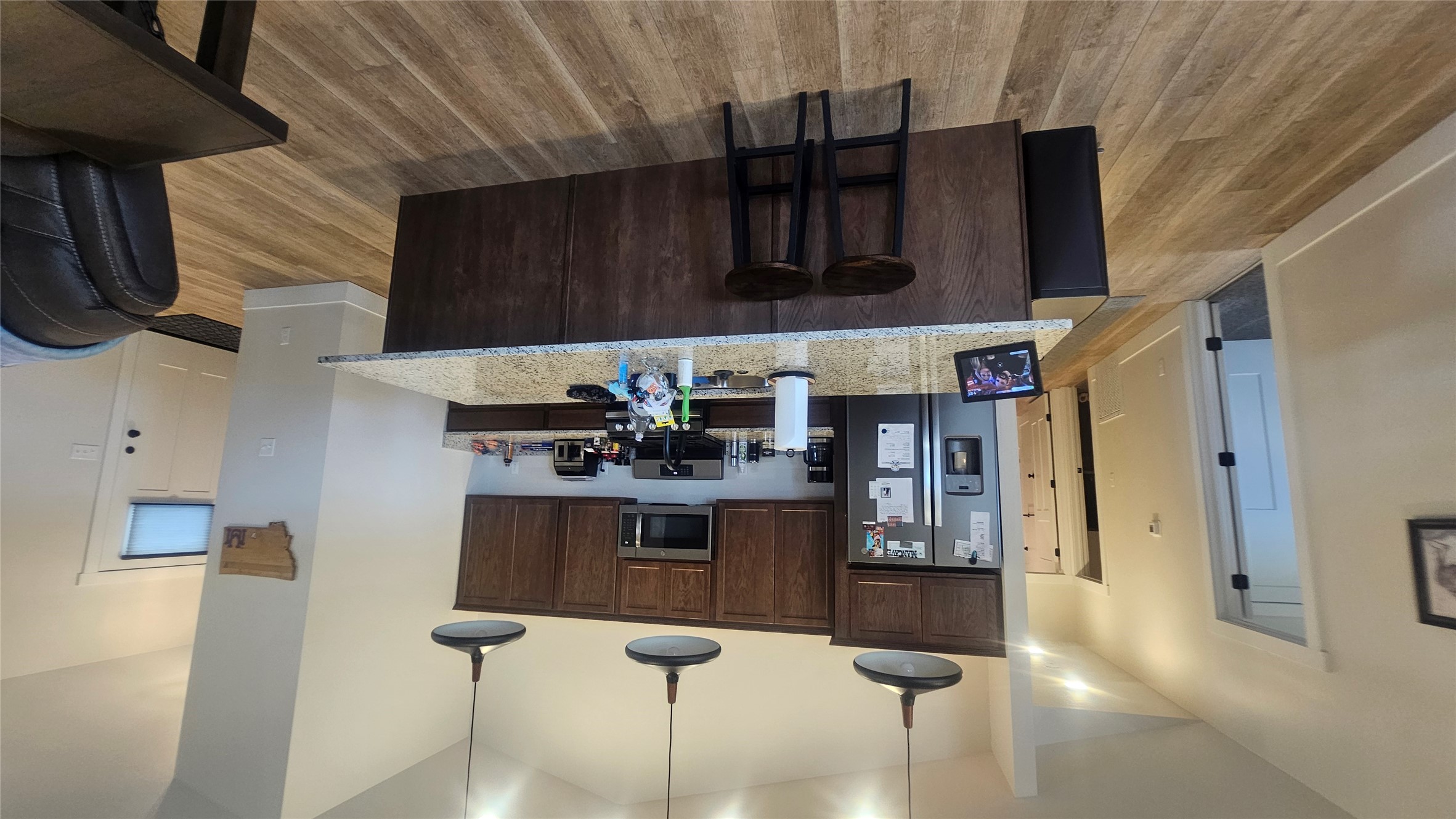 12 Florida Road Property Photo 9