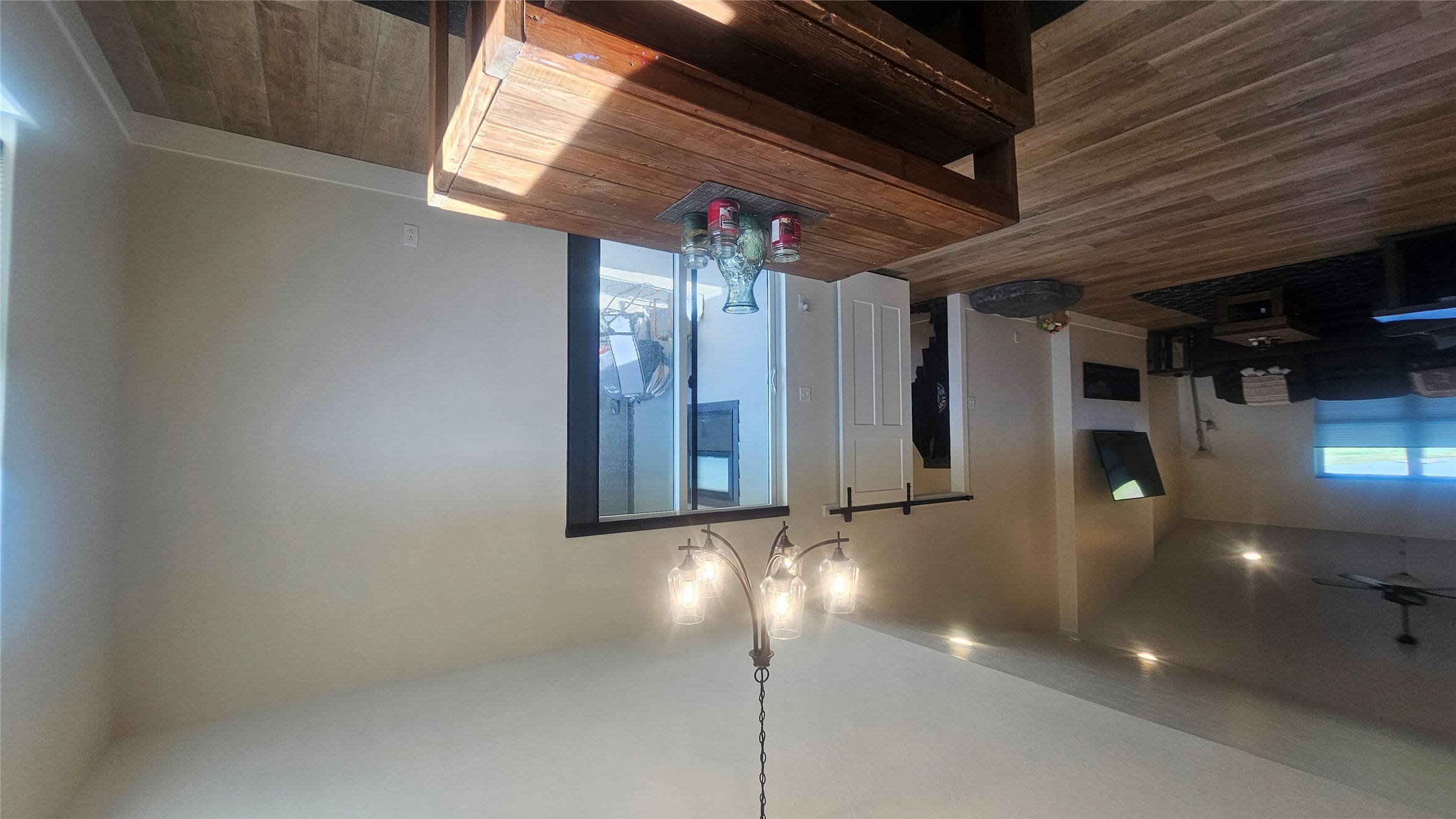 12 Florida Road Property Photo 17