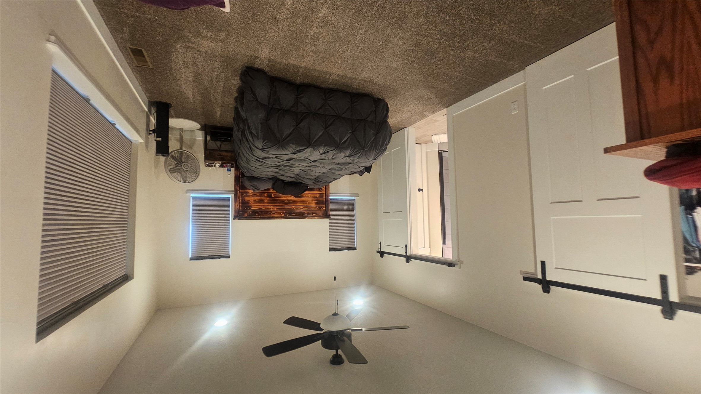 12 Florida Road Property Photo 18