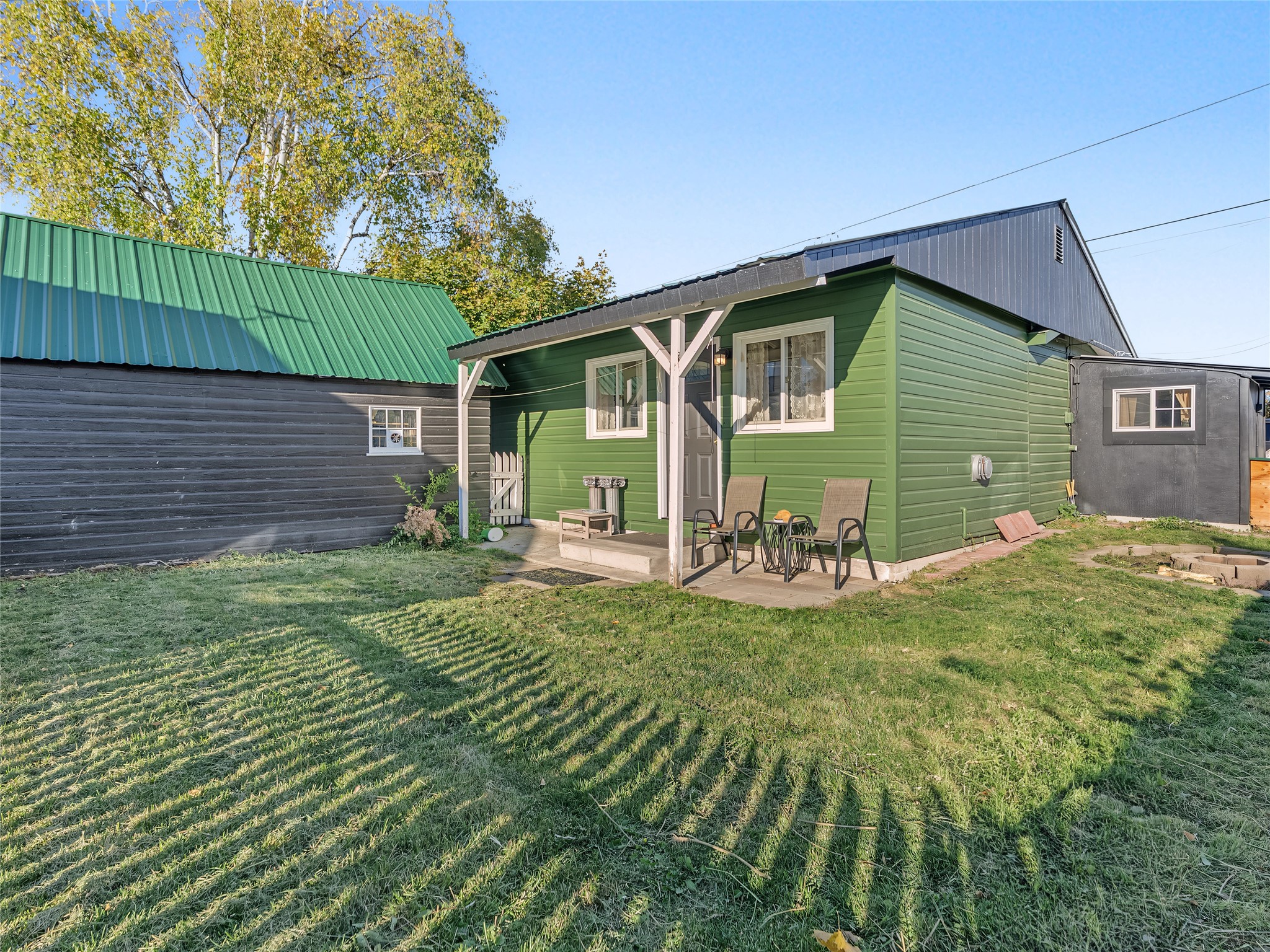 329 1/2 3rd Avenue W Property Photo 1