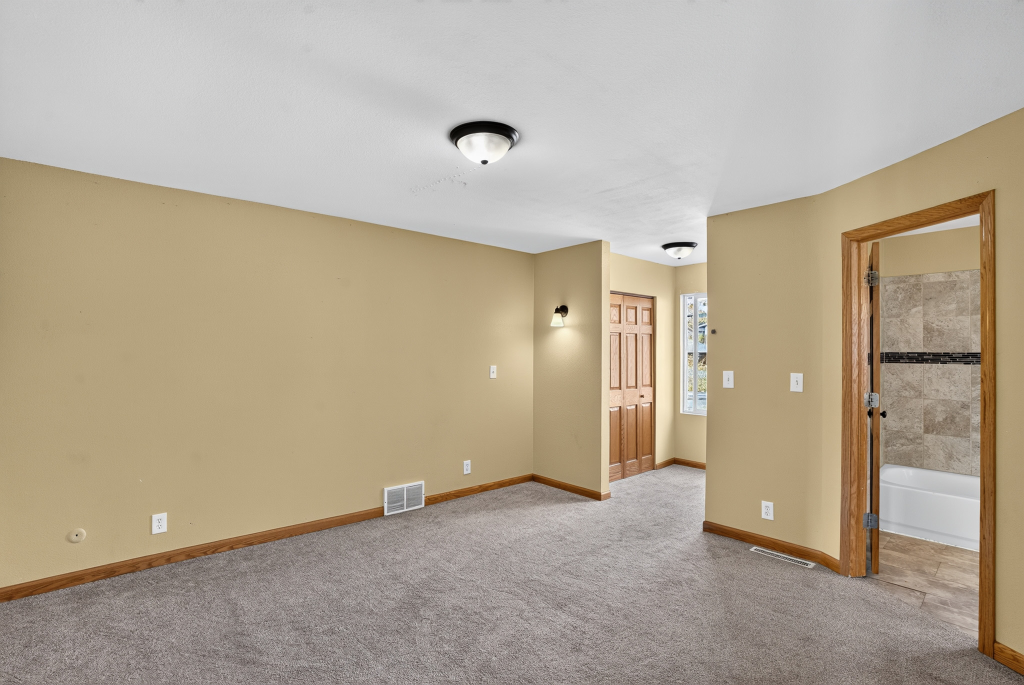 2001 Canyon Drive Property Photo 7