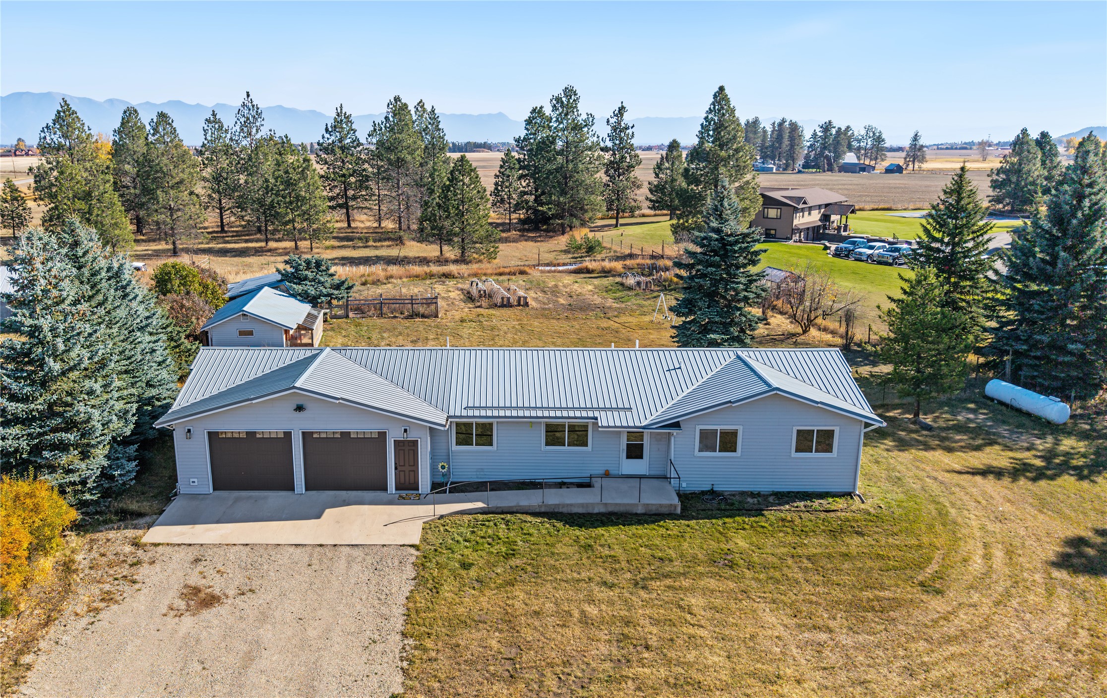 1710 Pines Boulevard Property Photo 3