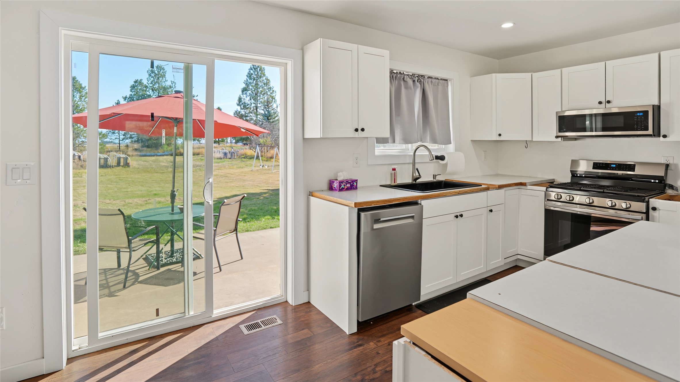 1710 Pines Boulevard Property Photo 10