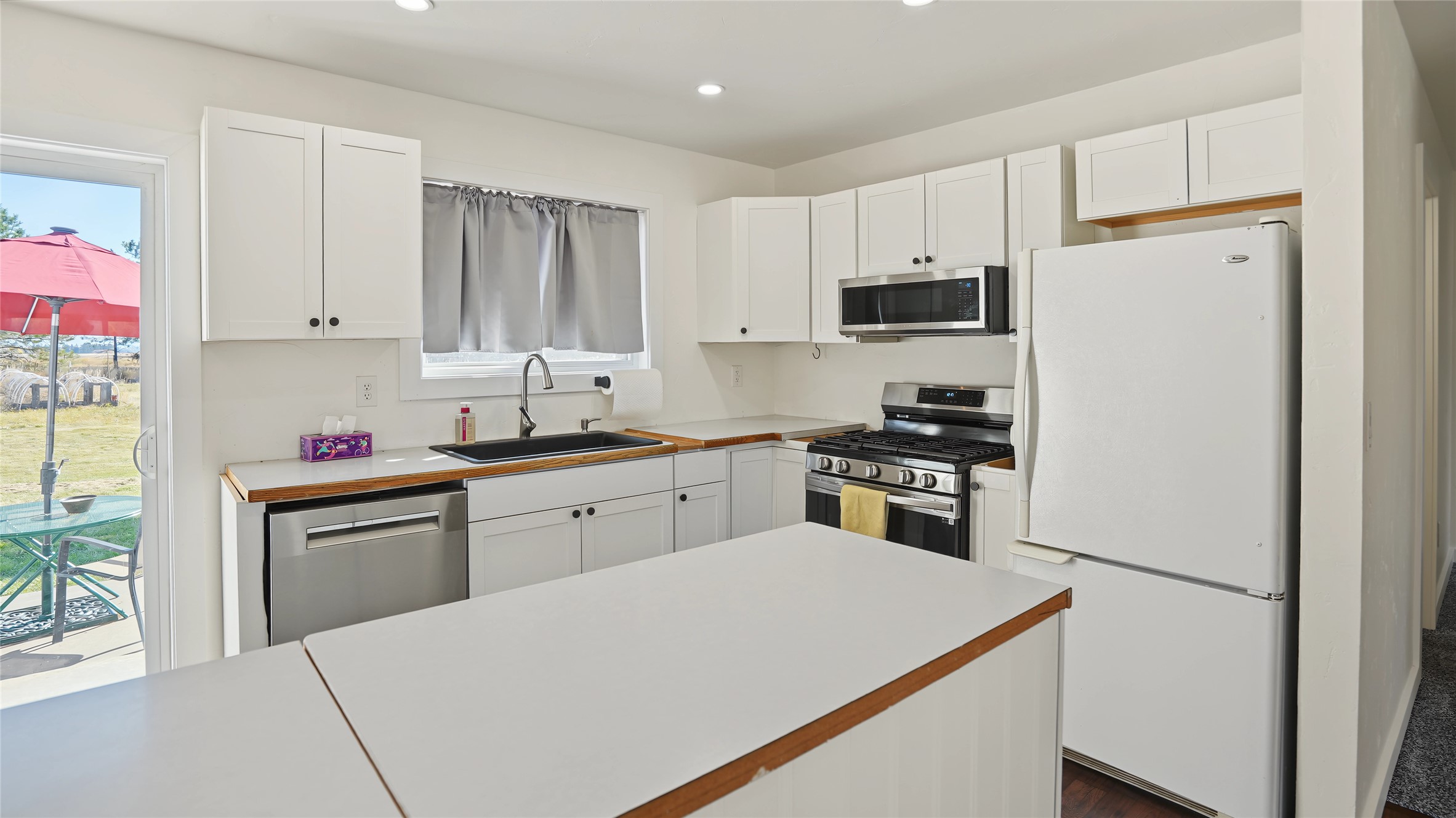1710 Pines Boulevard Property Photo 11