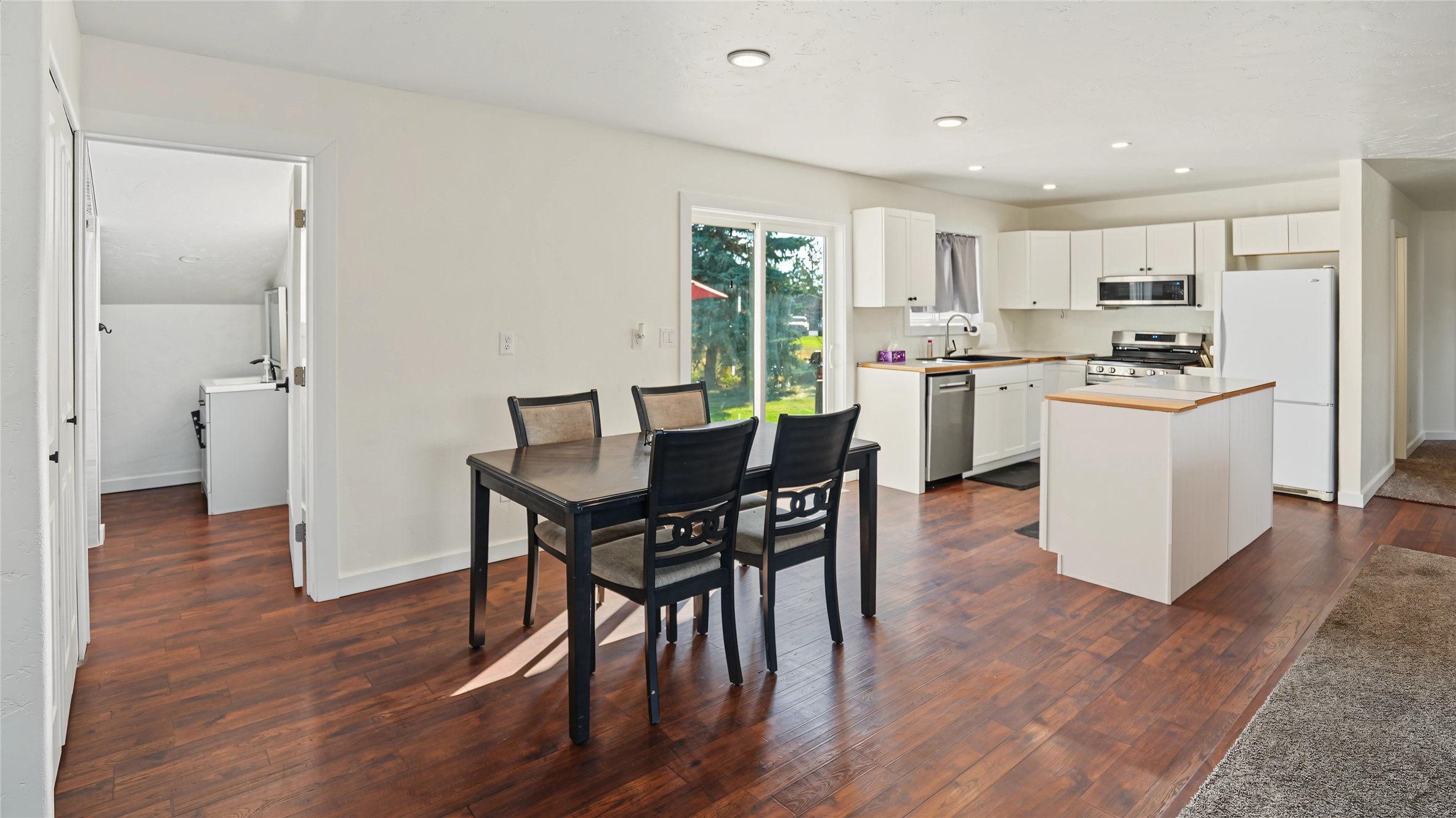 1710 Pines Boulevard Property Photo 12