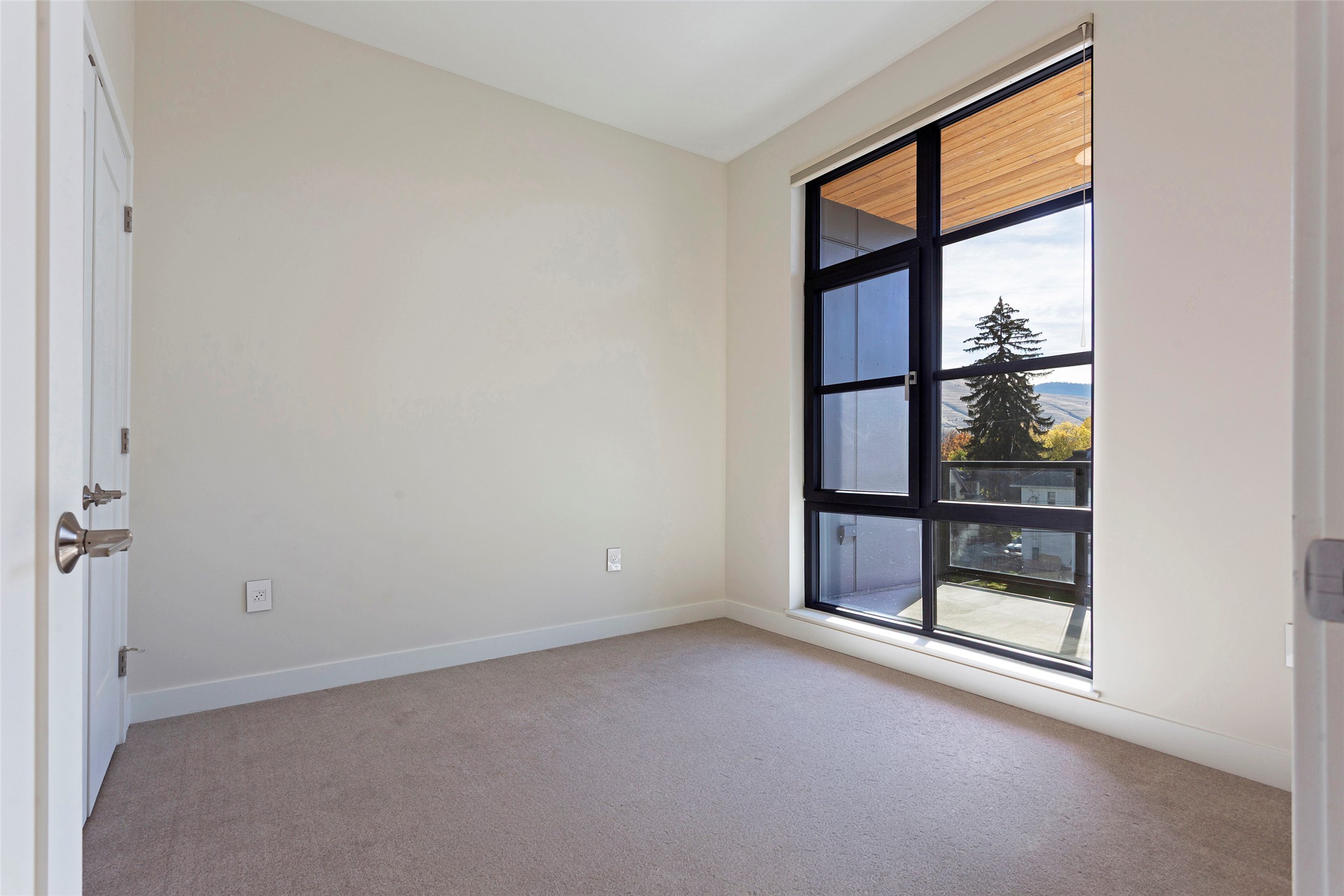 265 S 4th Street E 302 Property Photo 20