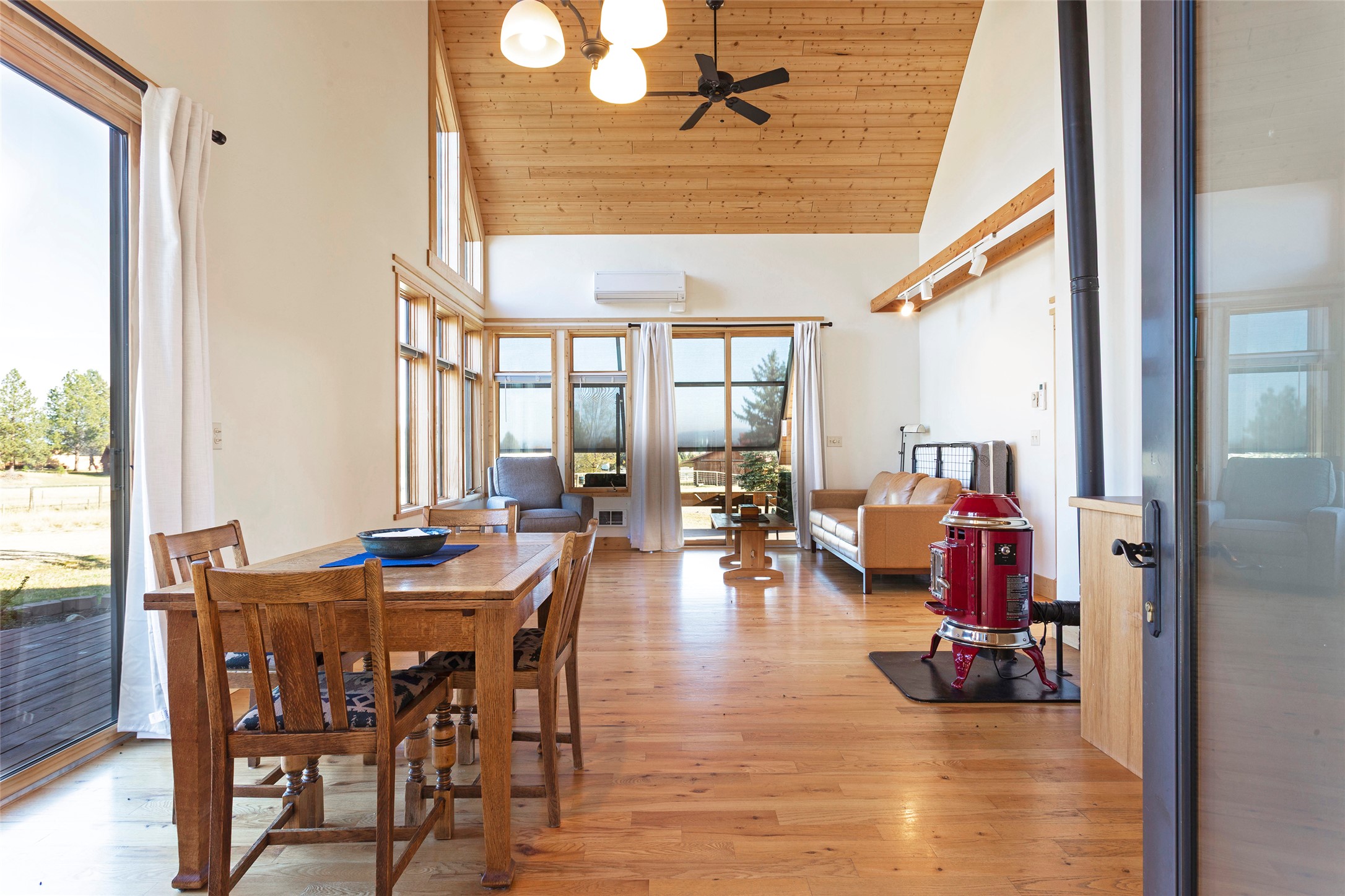 30080119 Property Photo 24