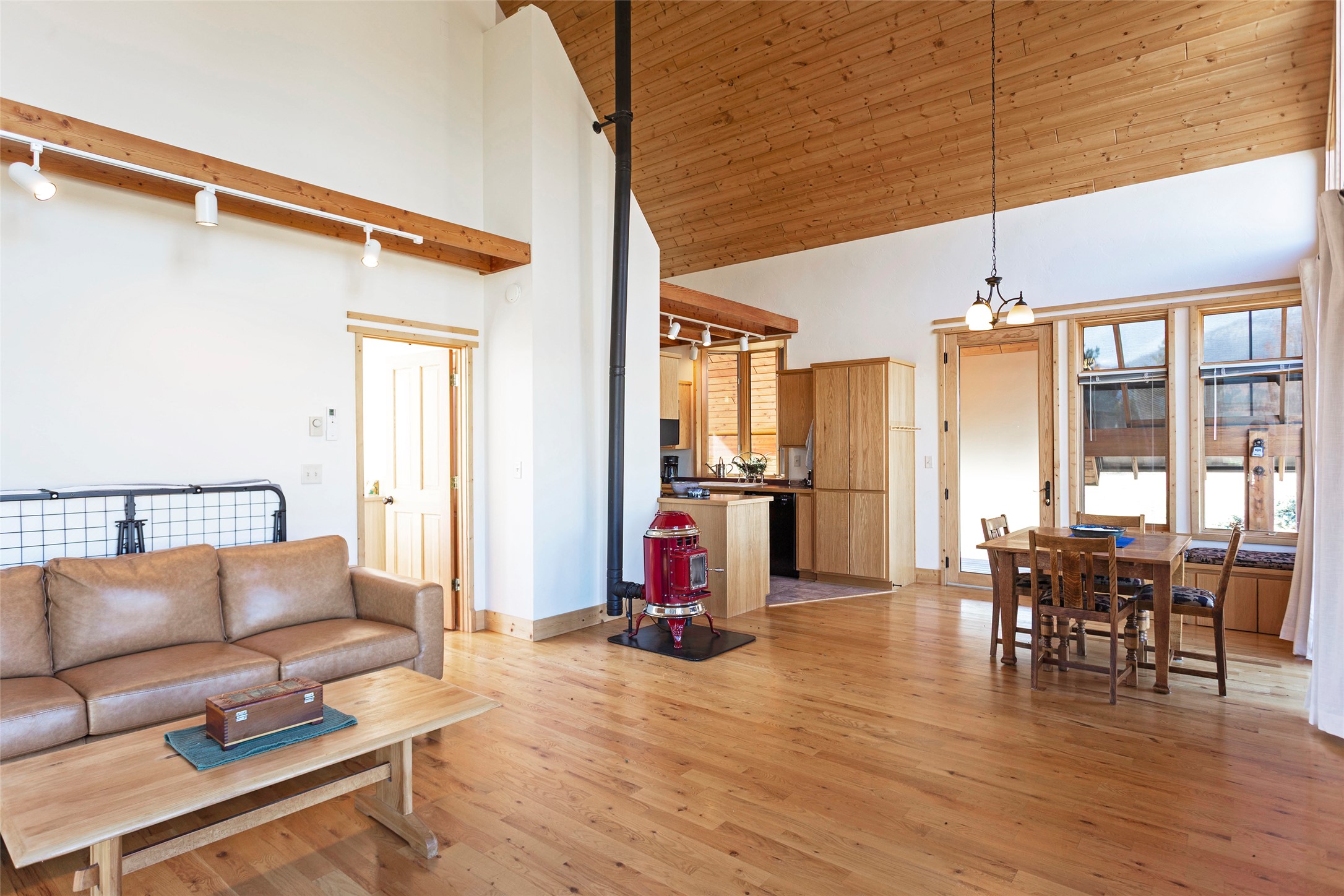 30080119 Property Photo 27