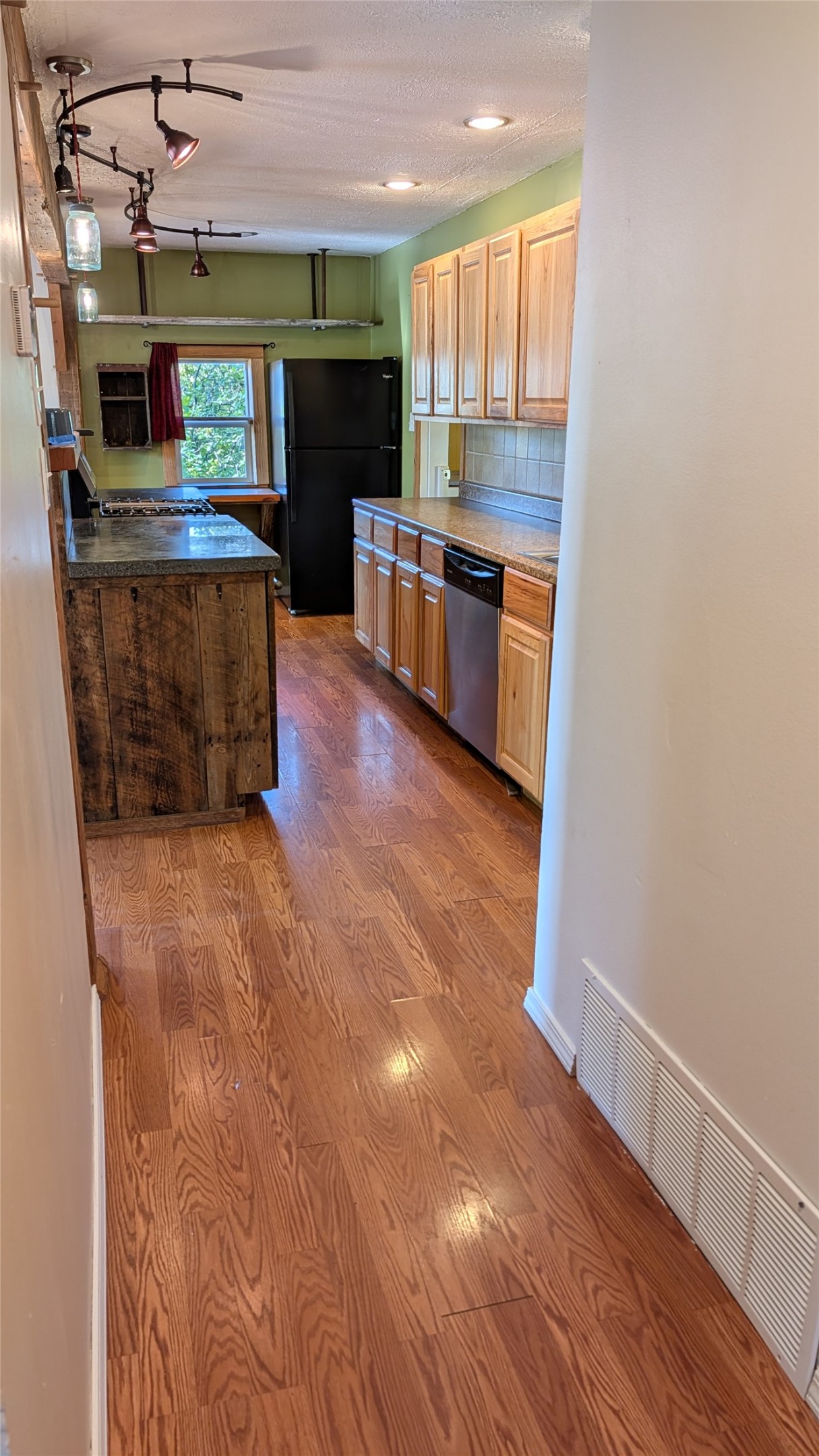 838 Palmer Street Property Photo 18
